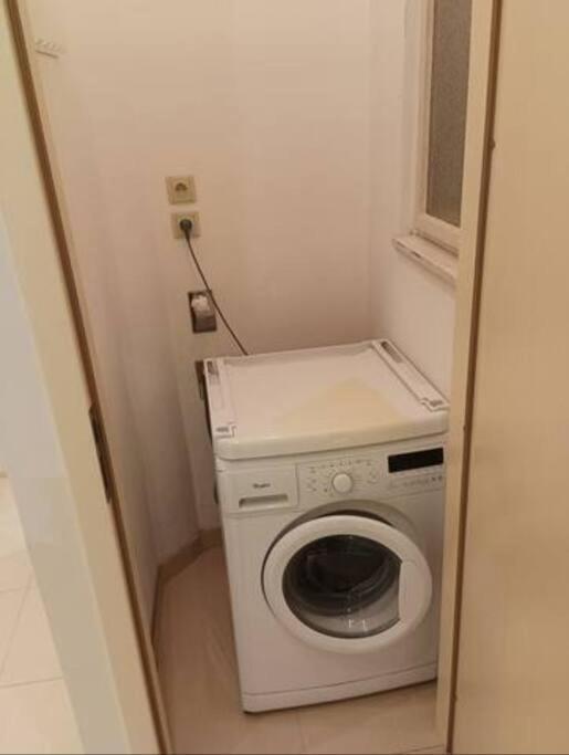 Spacious Modern 3 Bedroom Aparment Lägenhet Prag