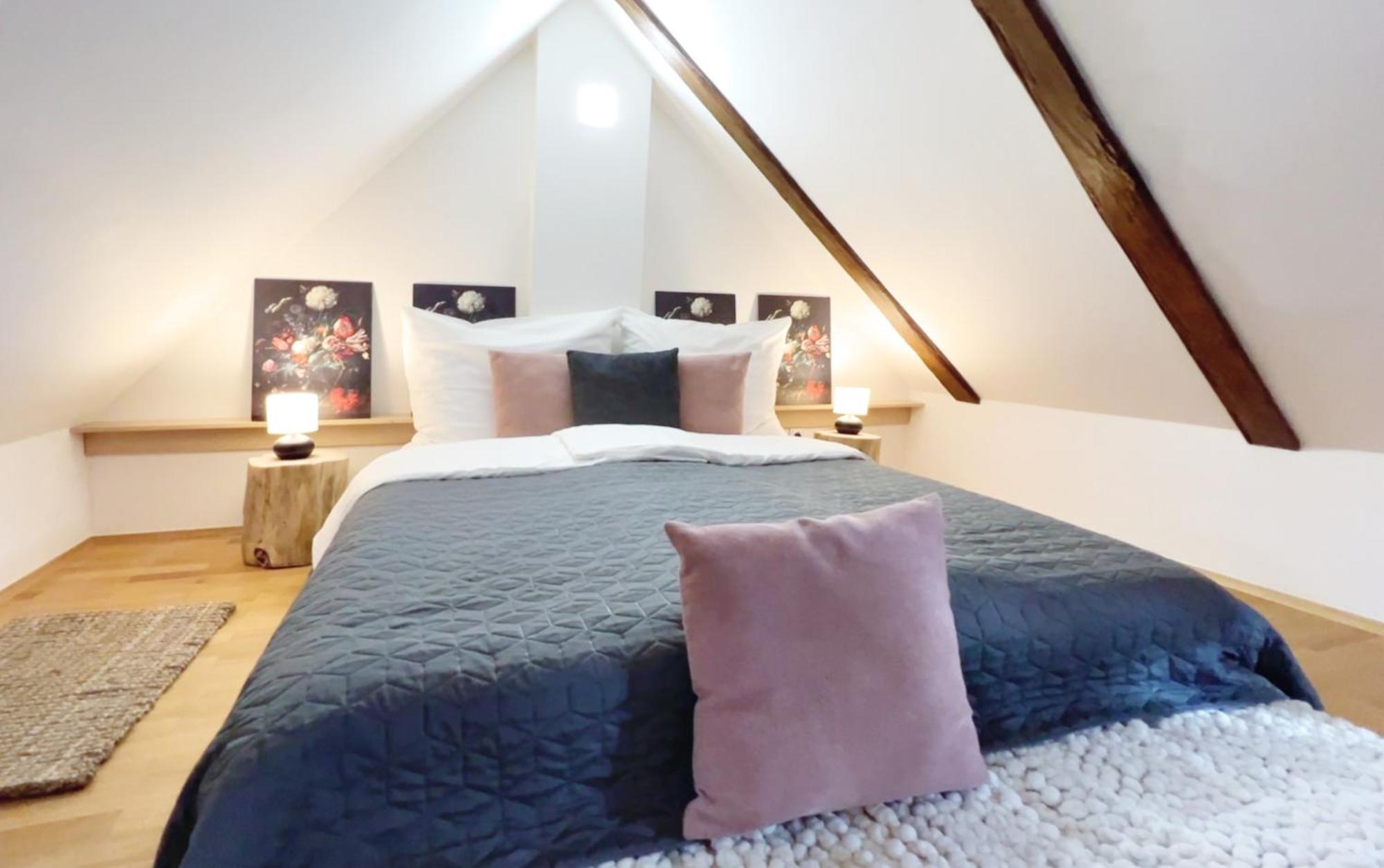 Charles Bridge Apartment *