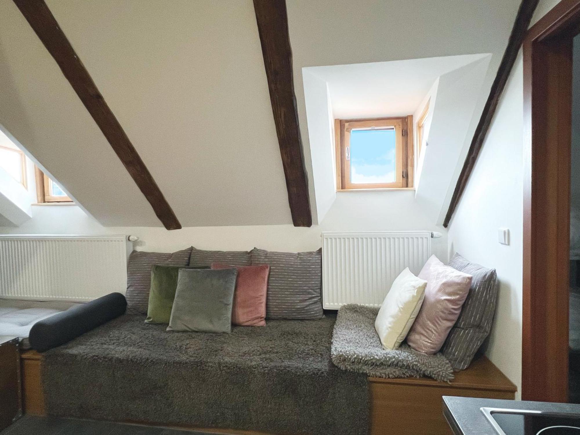 Charles Bridge Apartment *