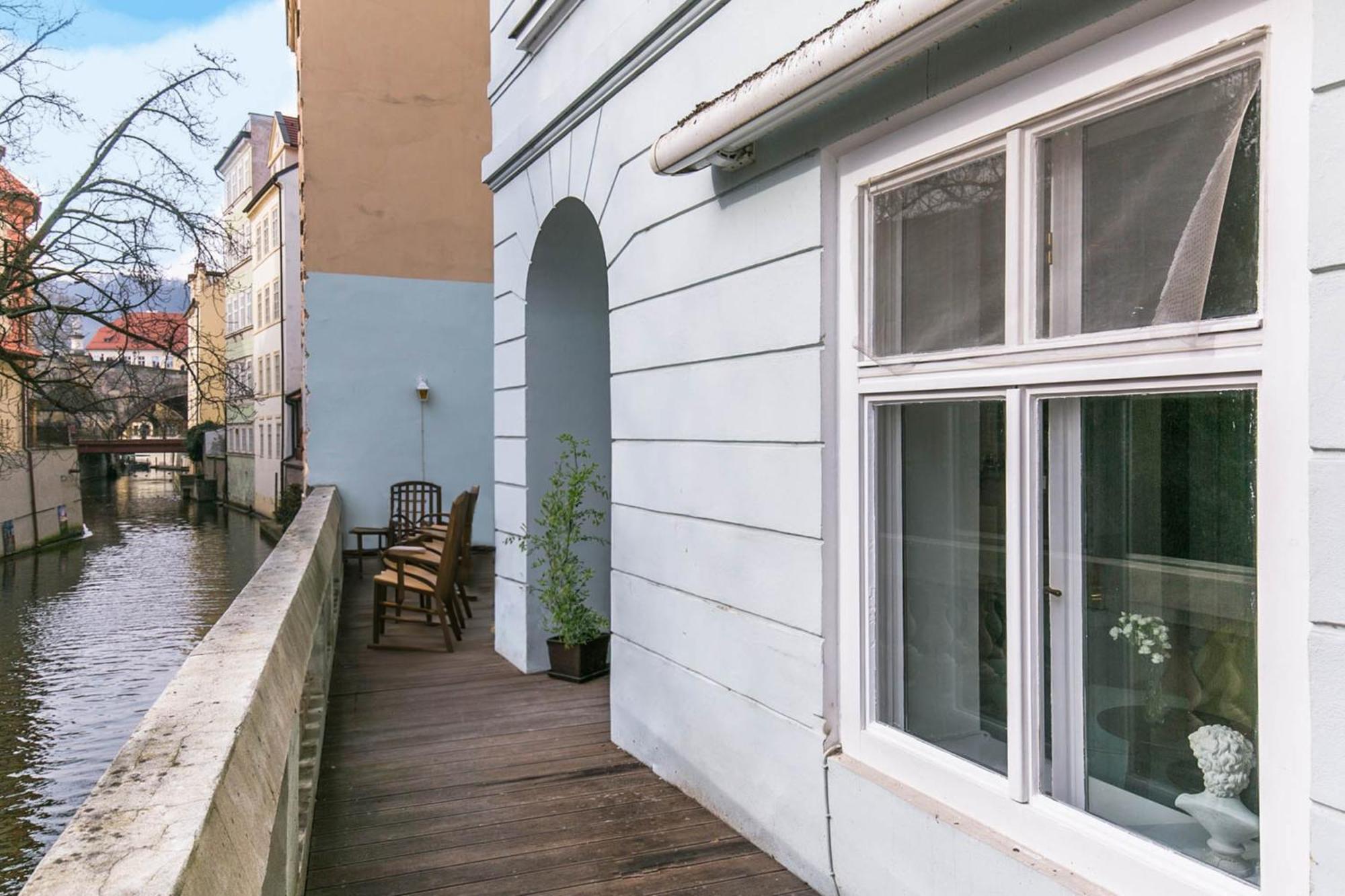 Apartment Charles Bridge