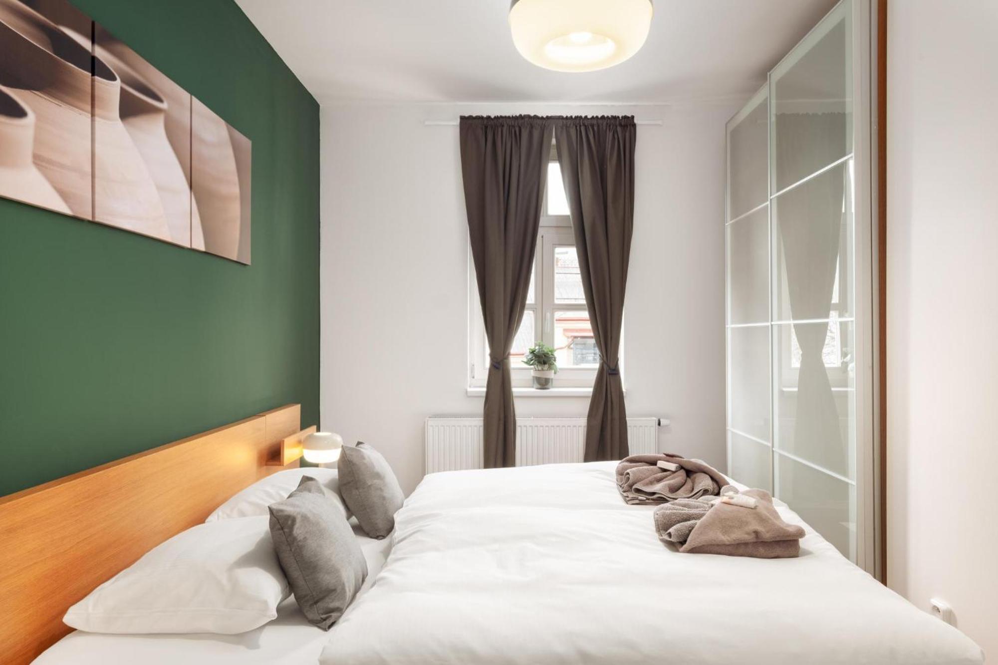 Days - Modern Apts - Fast Wifi - Netflix - 7 Min Wenceslas Sq *