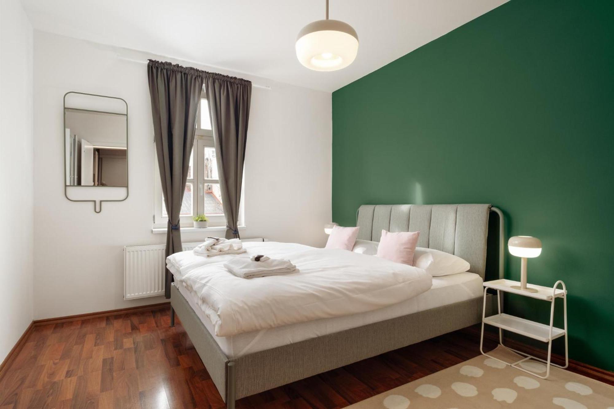 Days - Modern Apts - Fast Wifi - Netflix - 7 Min Wenceslas Sq Apartment