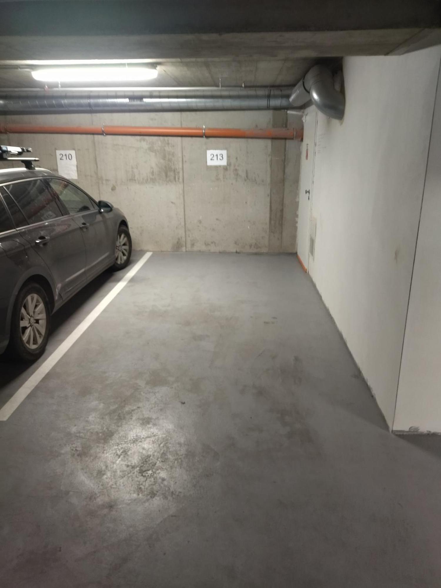 Brand New #24 In Elite With Free Secure Parking In The Center