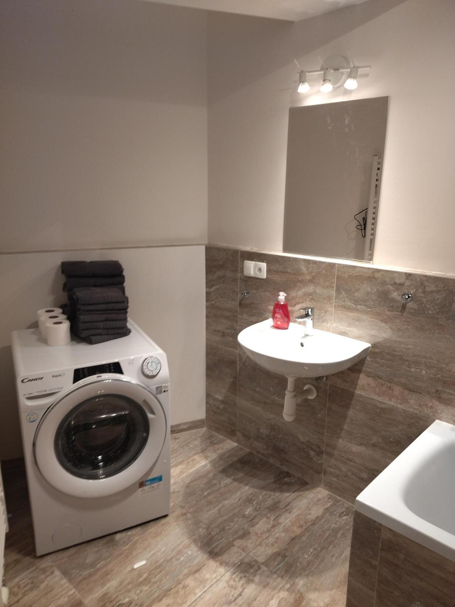Lejlighed Brand New #24 In Elite With Free Secure Parking In The Center *