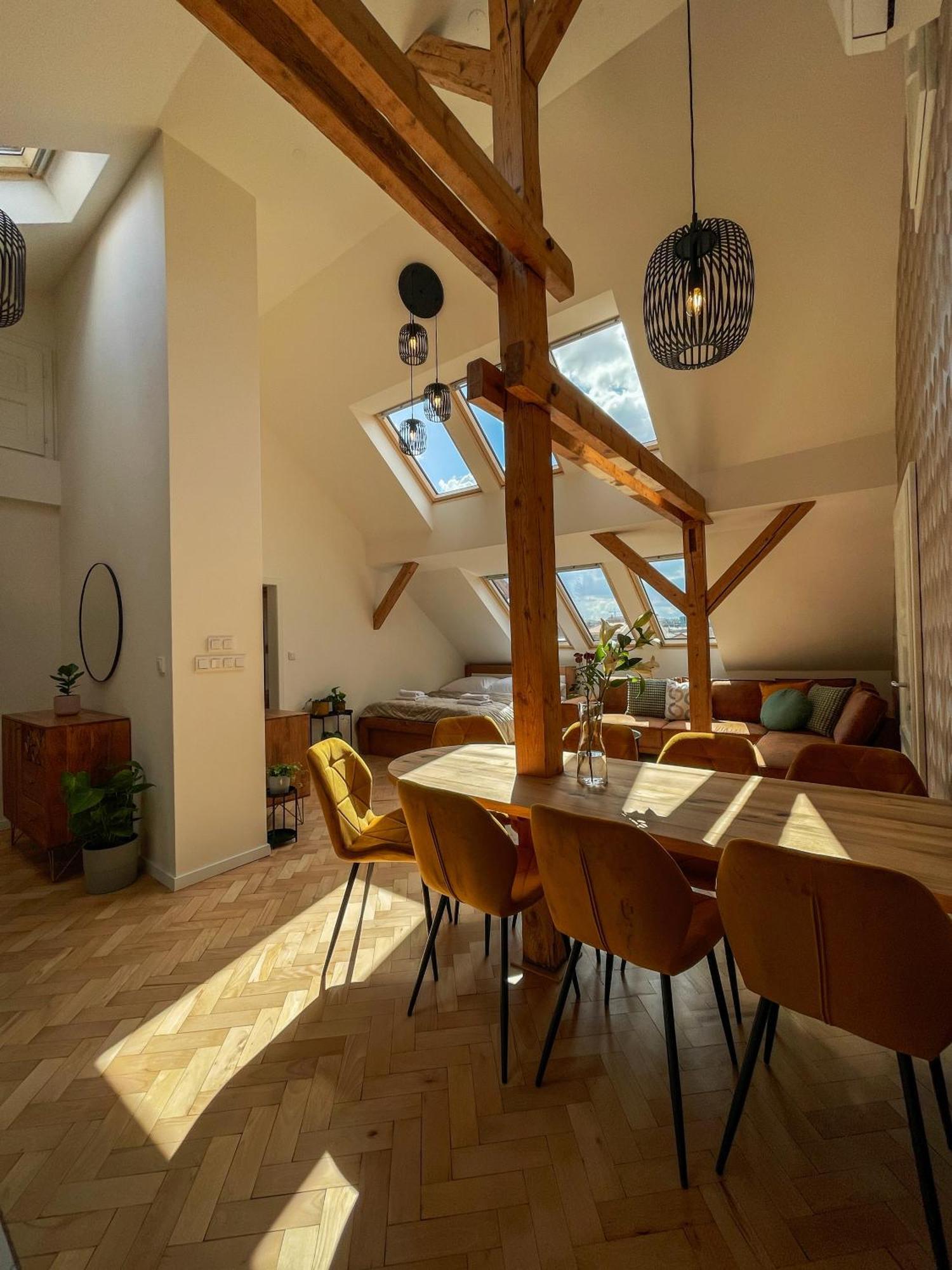 Lägenhetshotell Stupartska - Attic Old Town Prag
