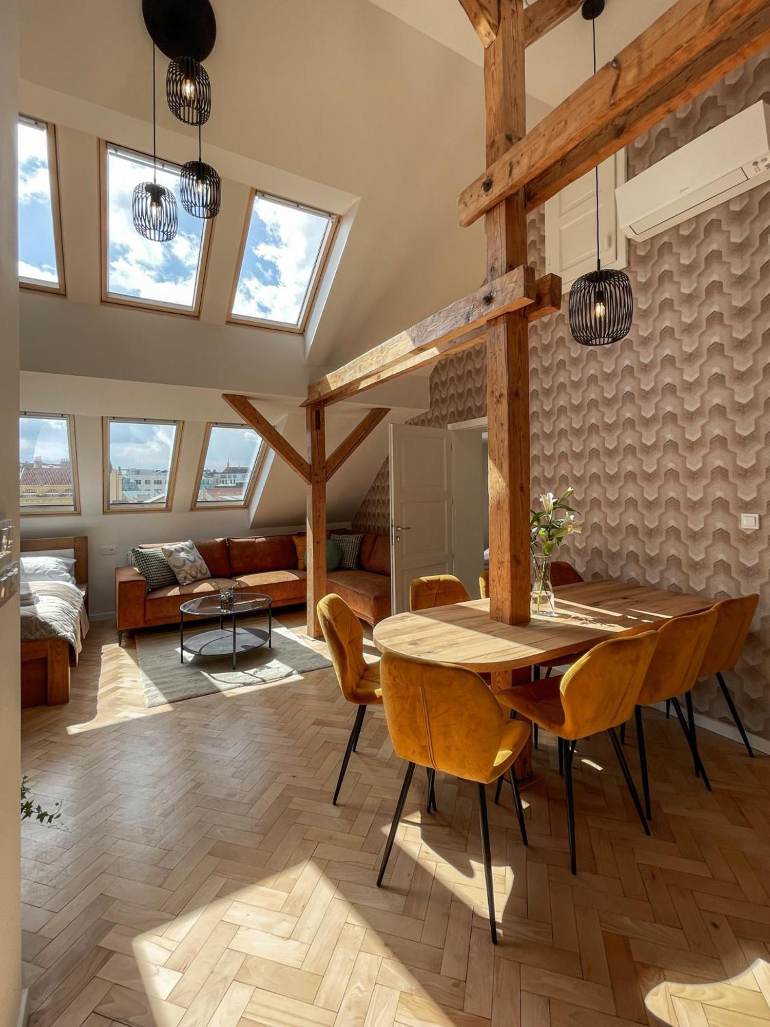 Lägenhetshotell Stupartska - Attic Old Town Prag