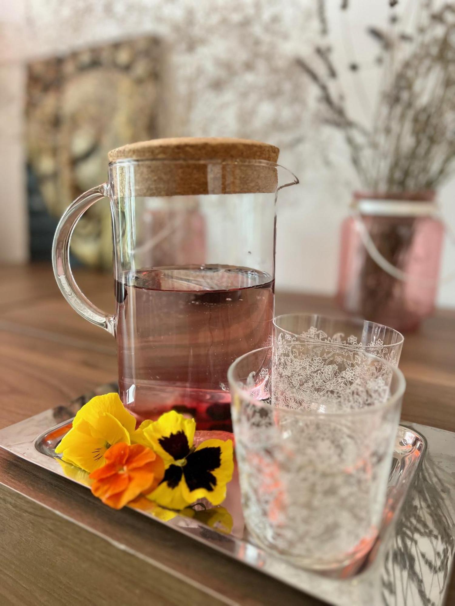 Rum i privatbostad Romantic Stay Overlooking Prague *