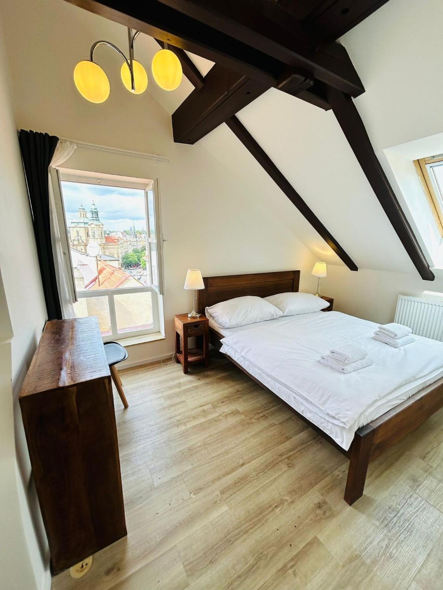 Zelezna - Old Town View Aparthotel