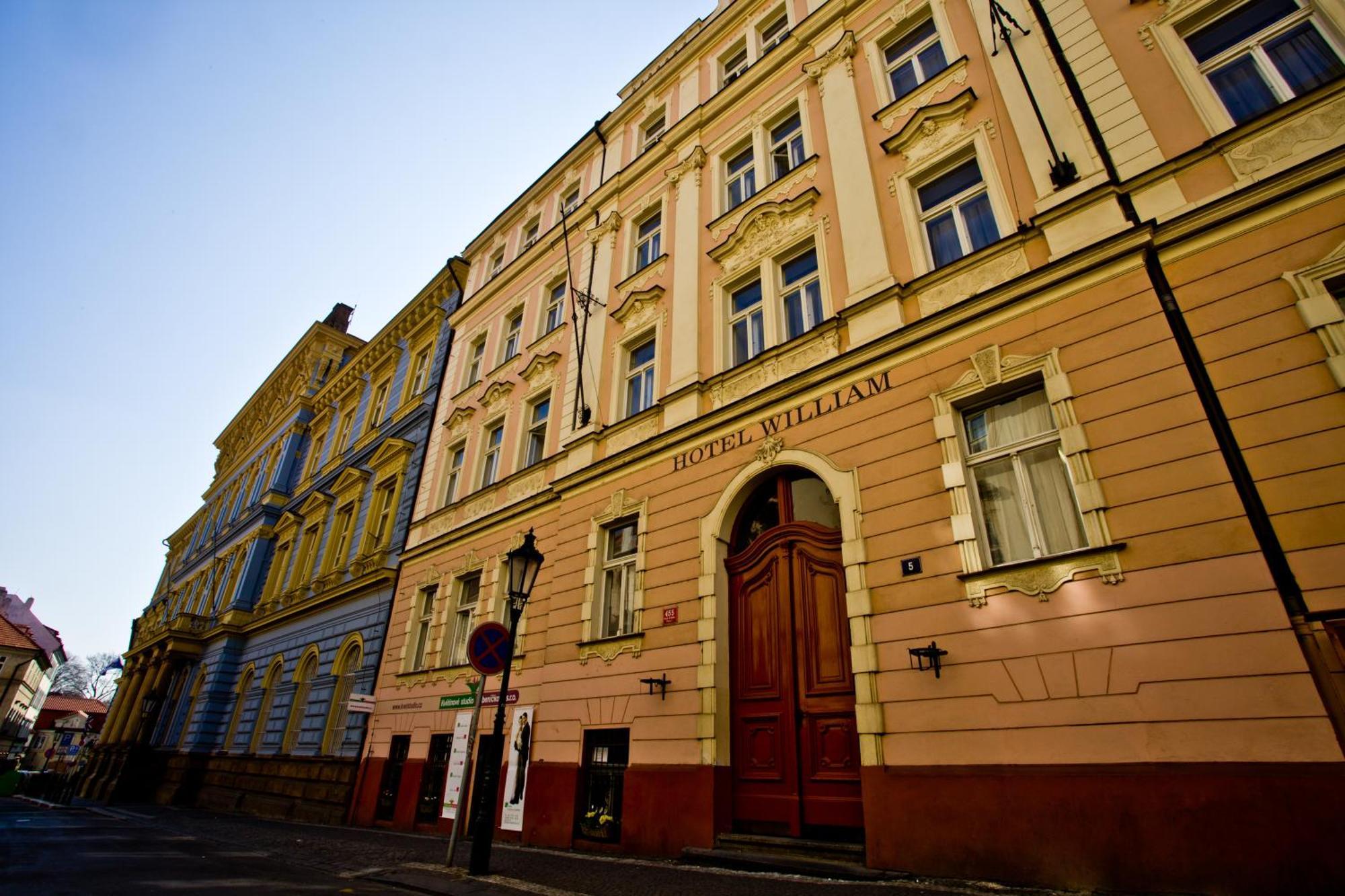 Hotel William 3*