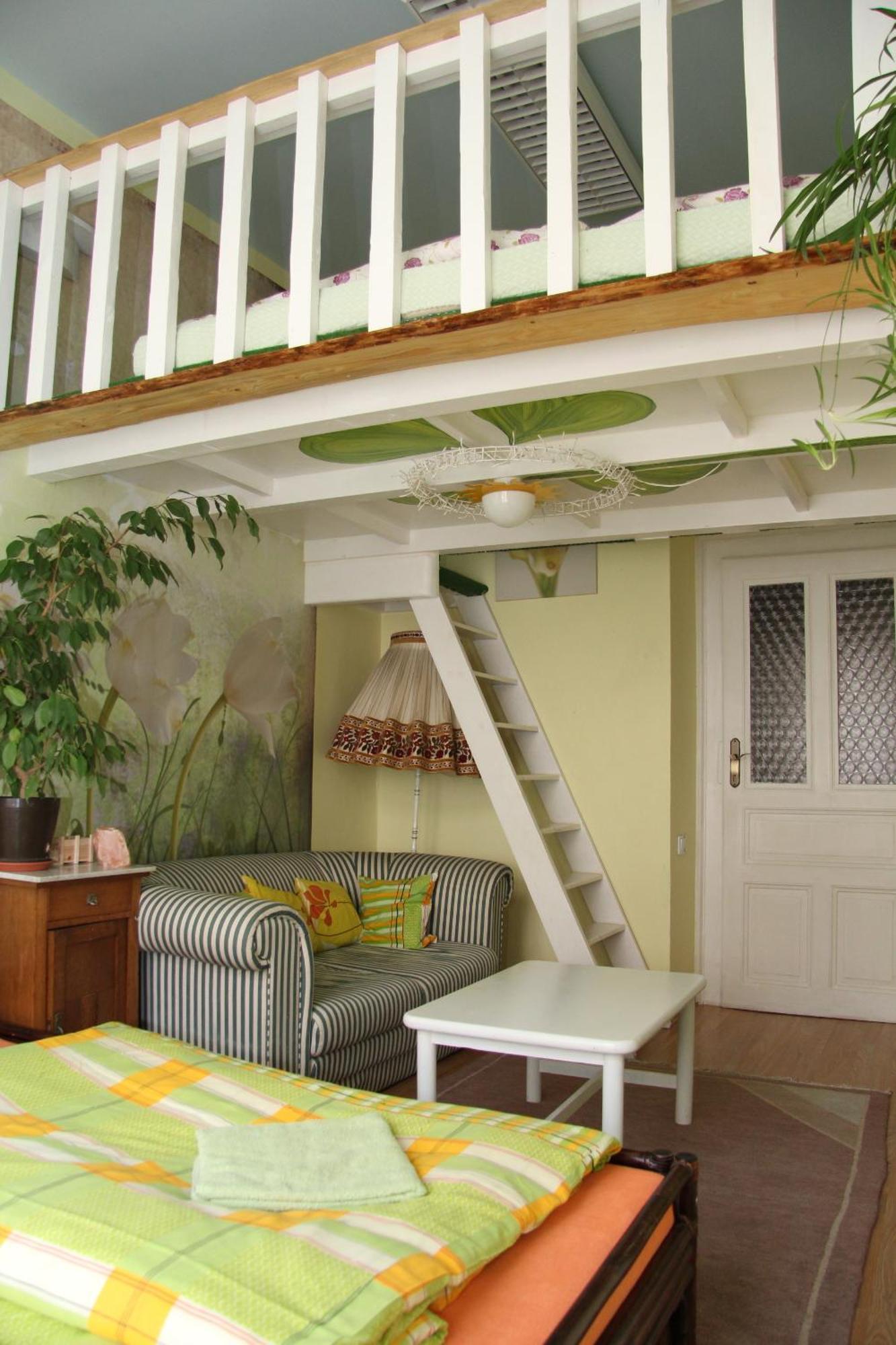 Hostel Artharmony & *