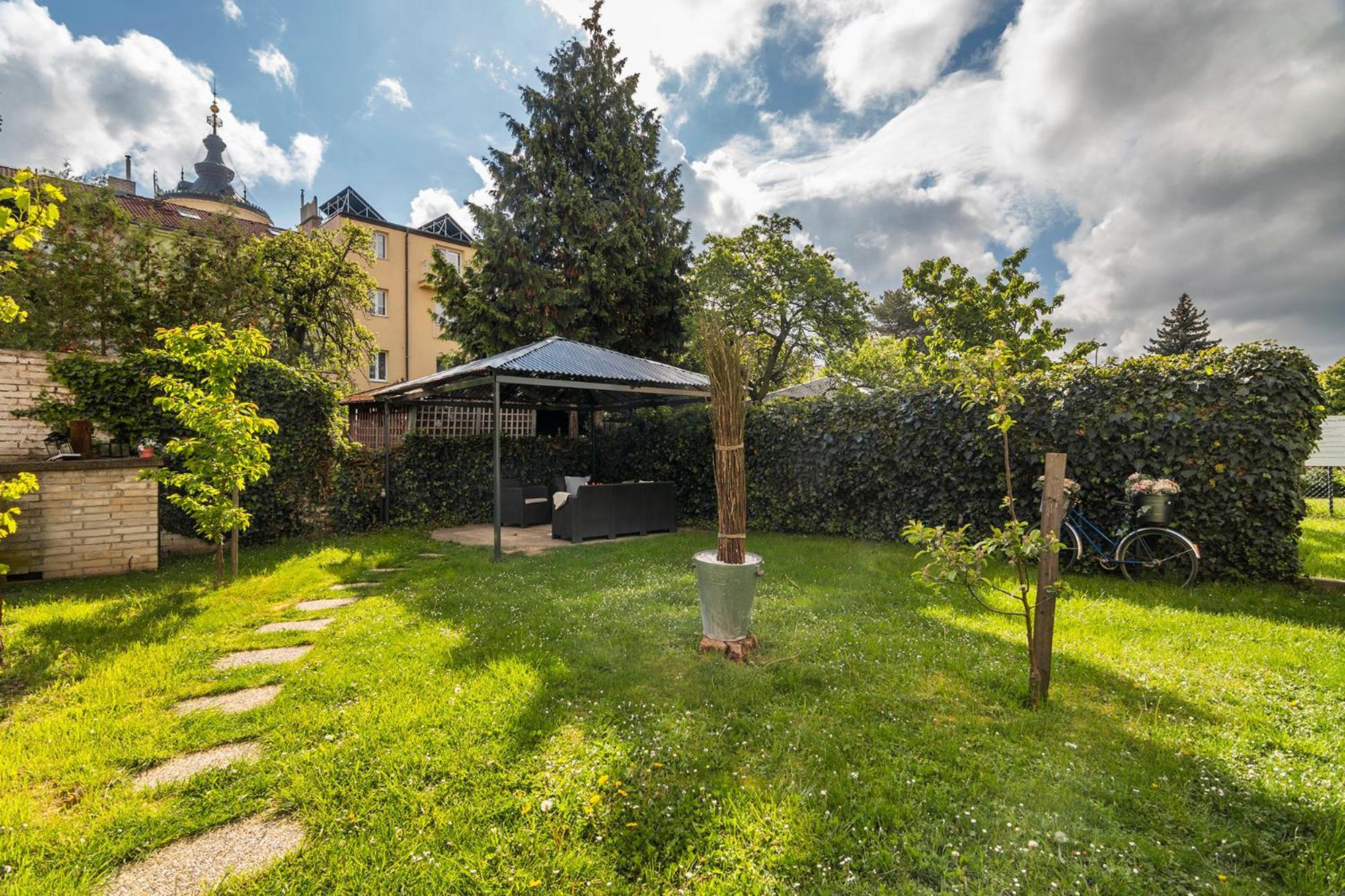 Lejlighed With Sunny Garden By Michal&friends Prag