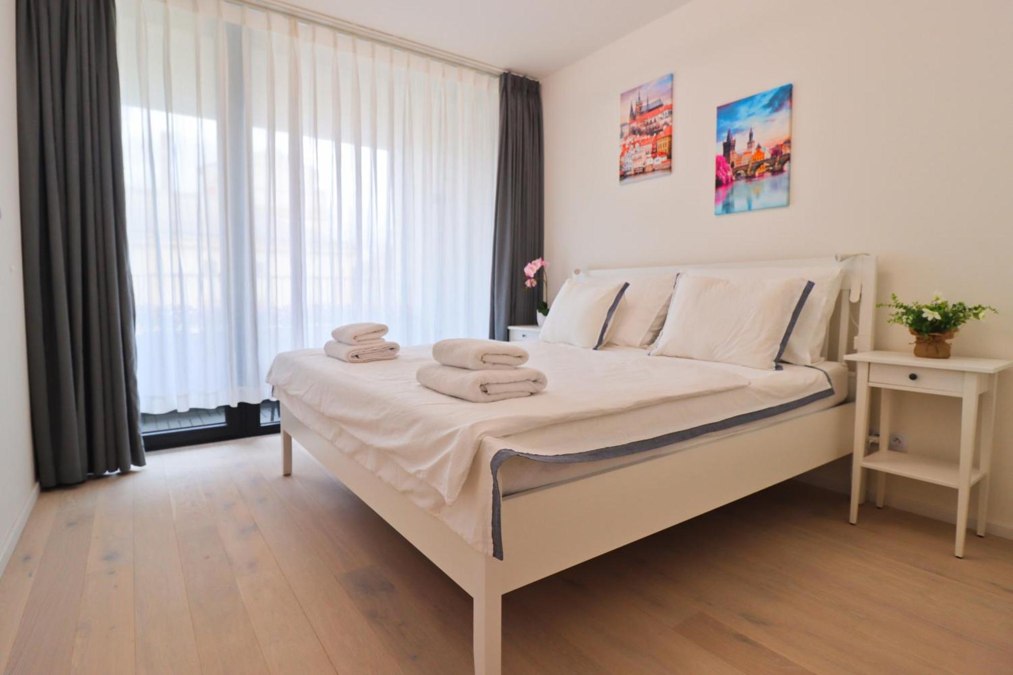 Apartment Sunny In Smichov, 5 *