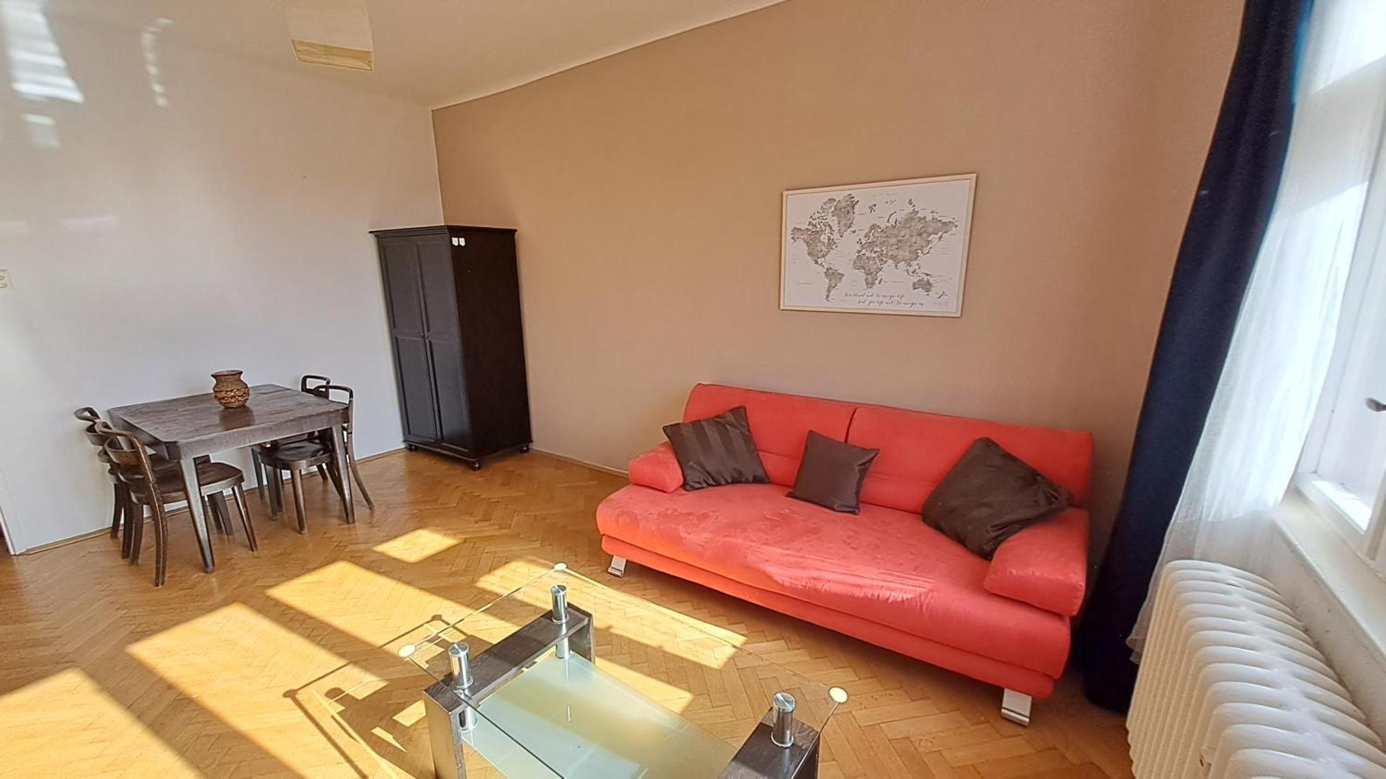 Lägenhet Na Slupi Sanctuary: Serene 2-bedroom Getaway Prag