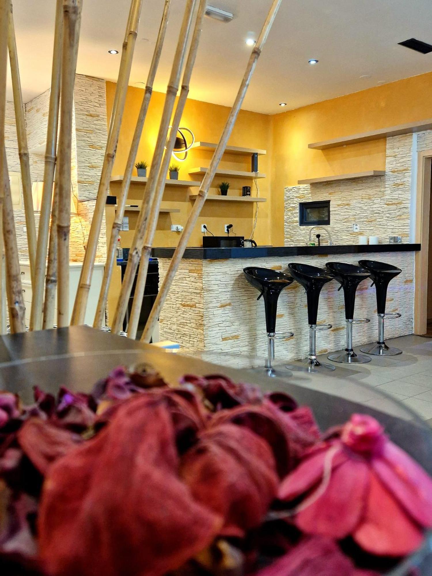 Design - Center