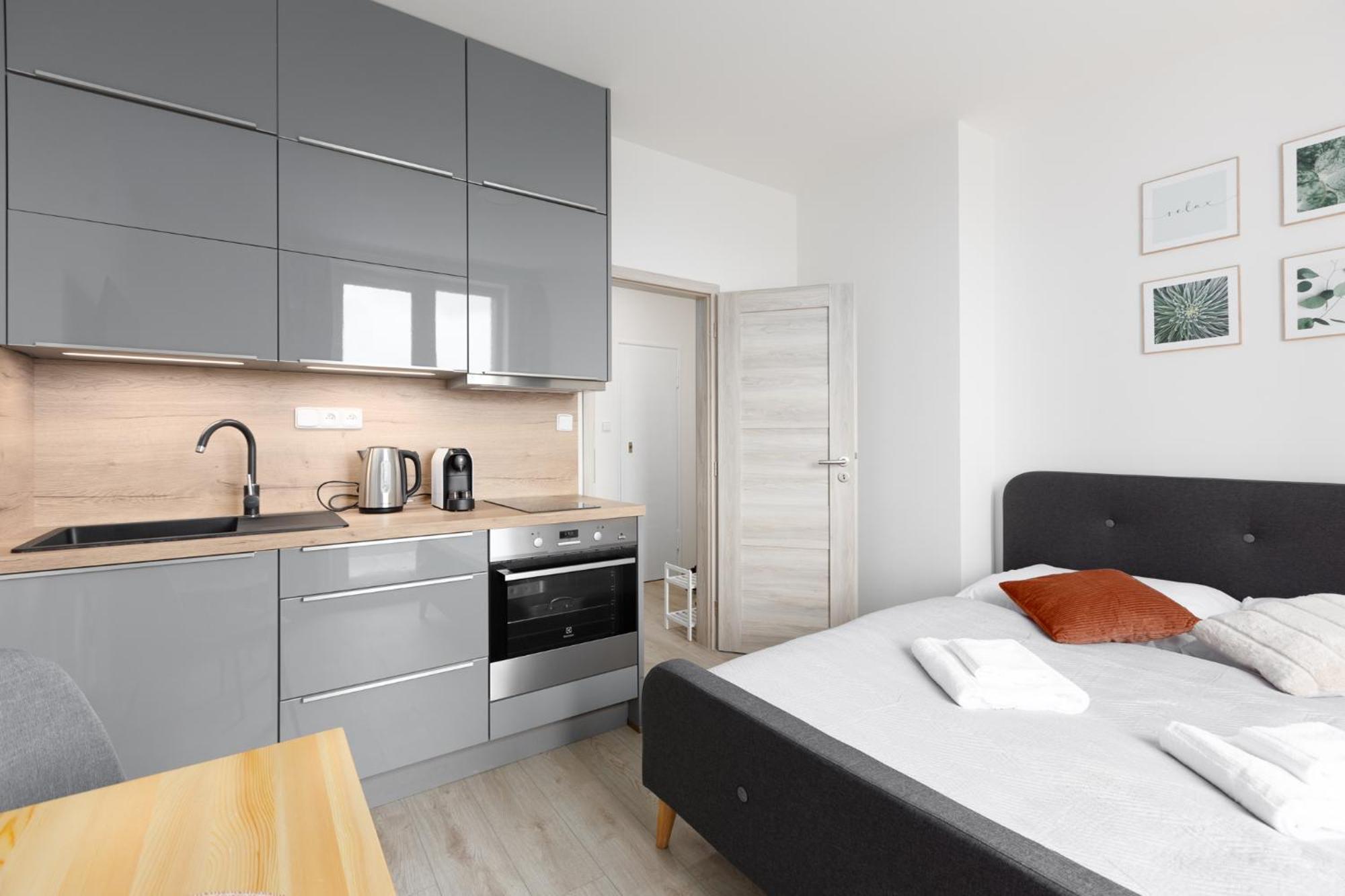 Apartment U Metra S Terasou