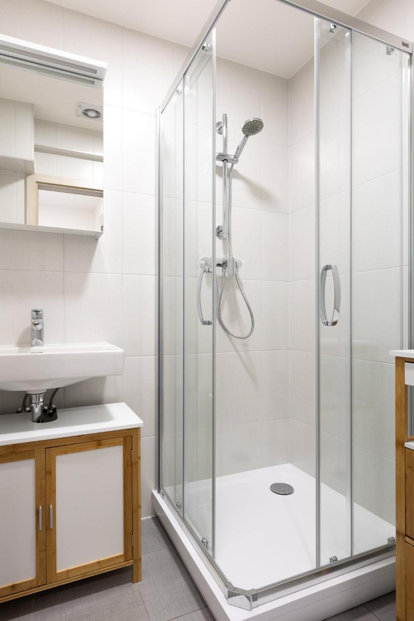 Apartment U Metra S Terasou Prag