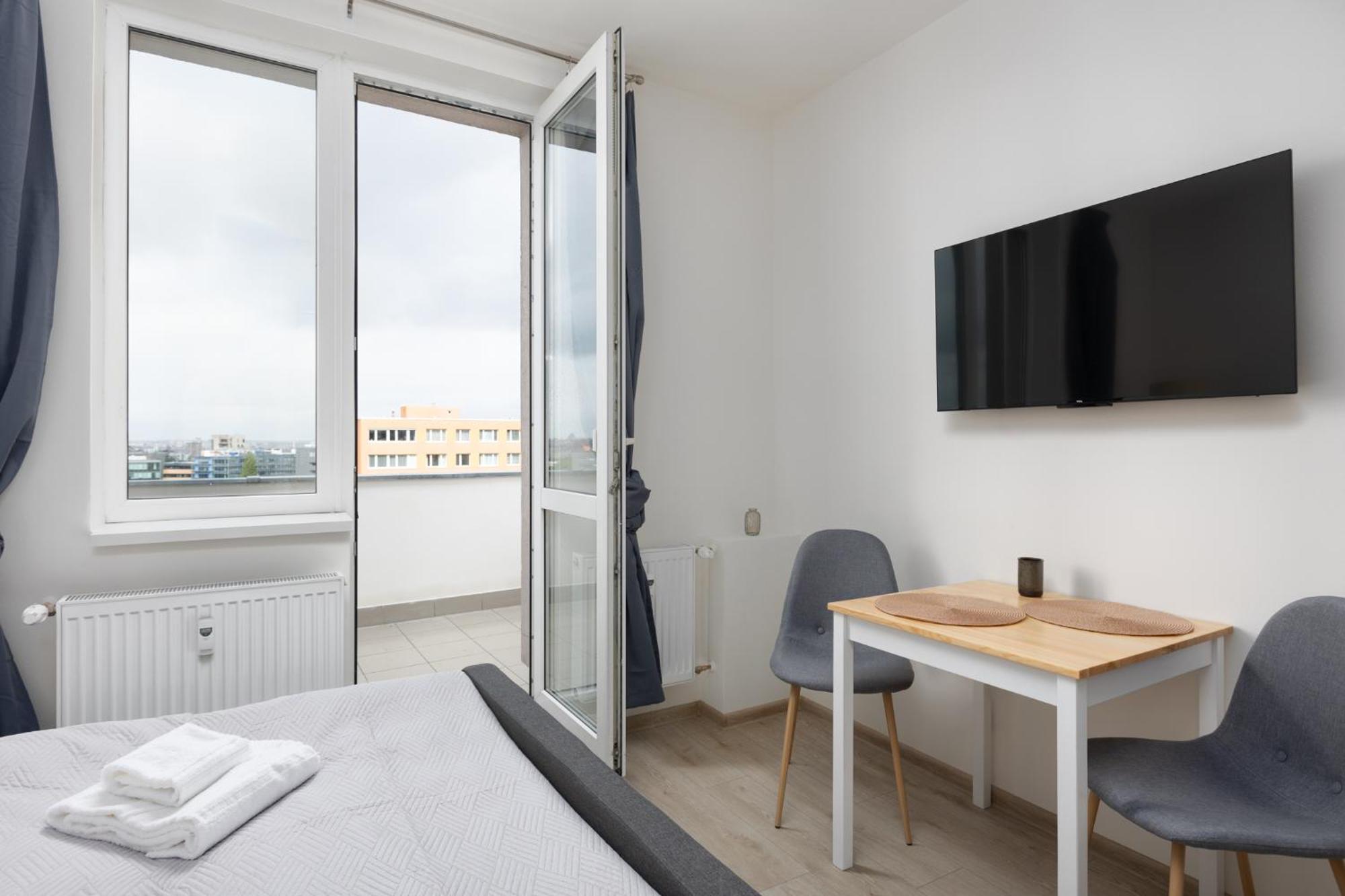 Apartment U Metra S Terasou