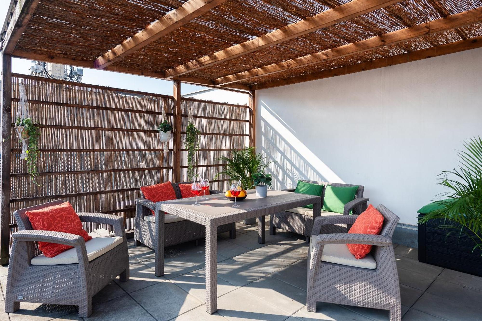 With Large Balcony, Parking Prag
