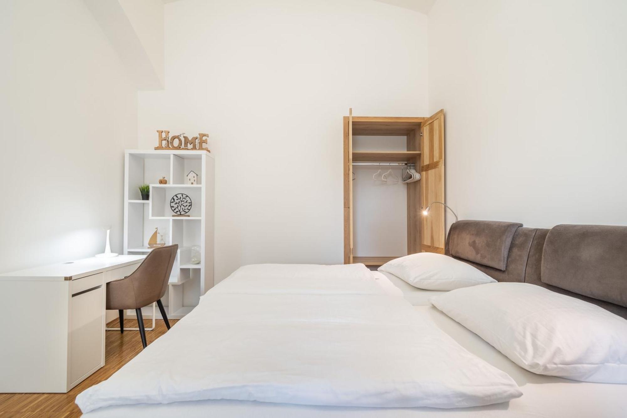 Apartment Dlazdena Prague