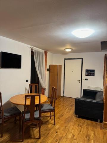 Vitkova Duplex With Terrace Near Florenc Apartment