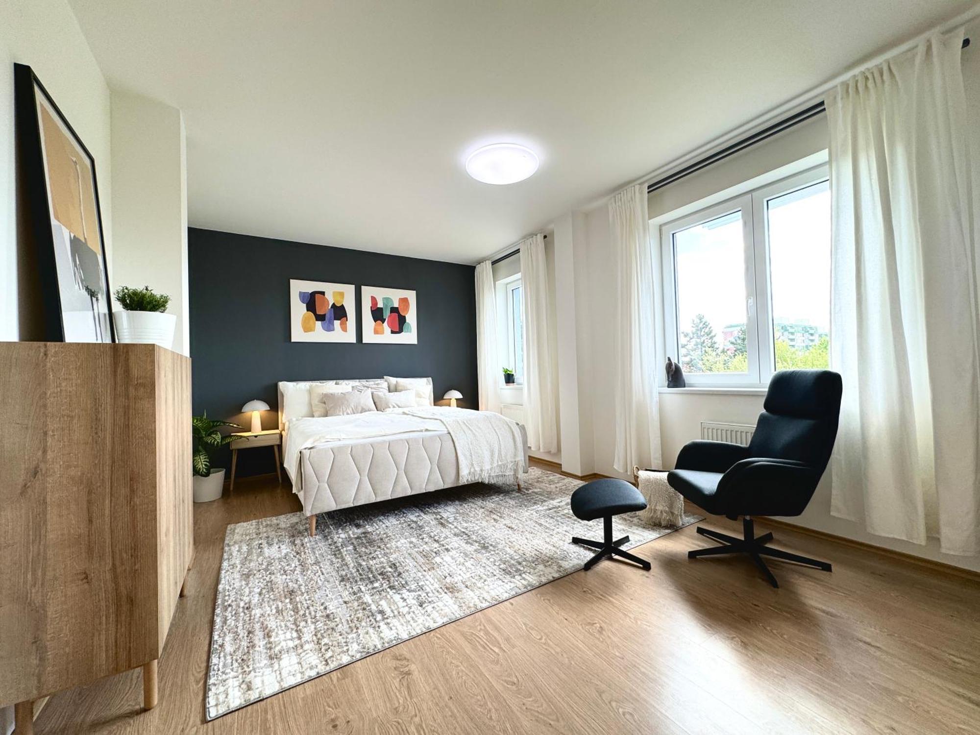 96m2 Designer Apartment, Free Garage Parking