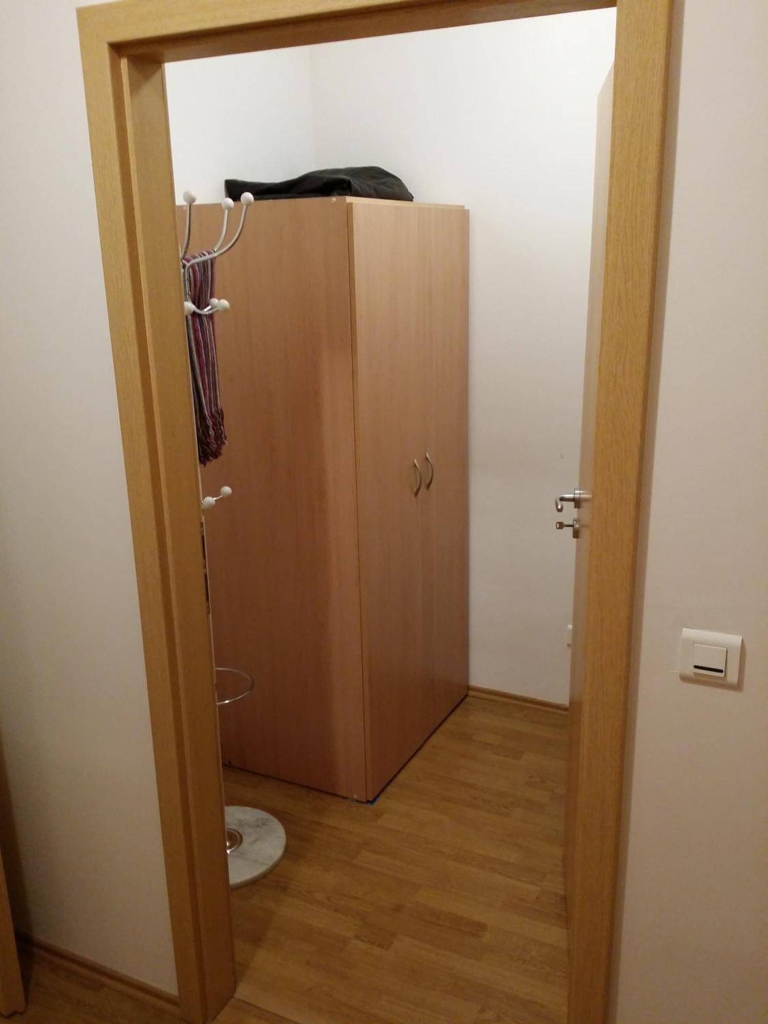 Apartment Chotesovska With Parking Place Prag