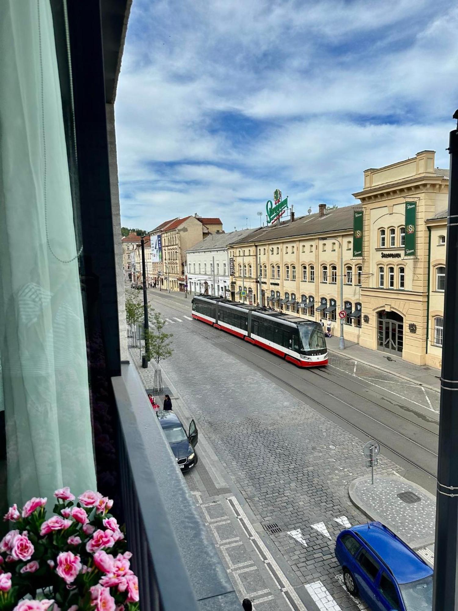 Sunny In Smichov, 5 Lägenhet Prag