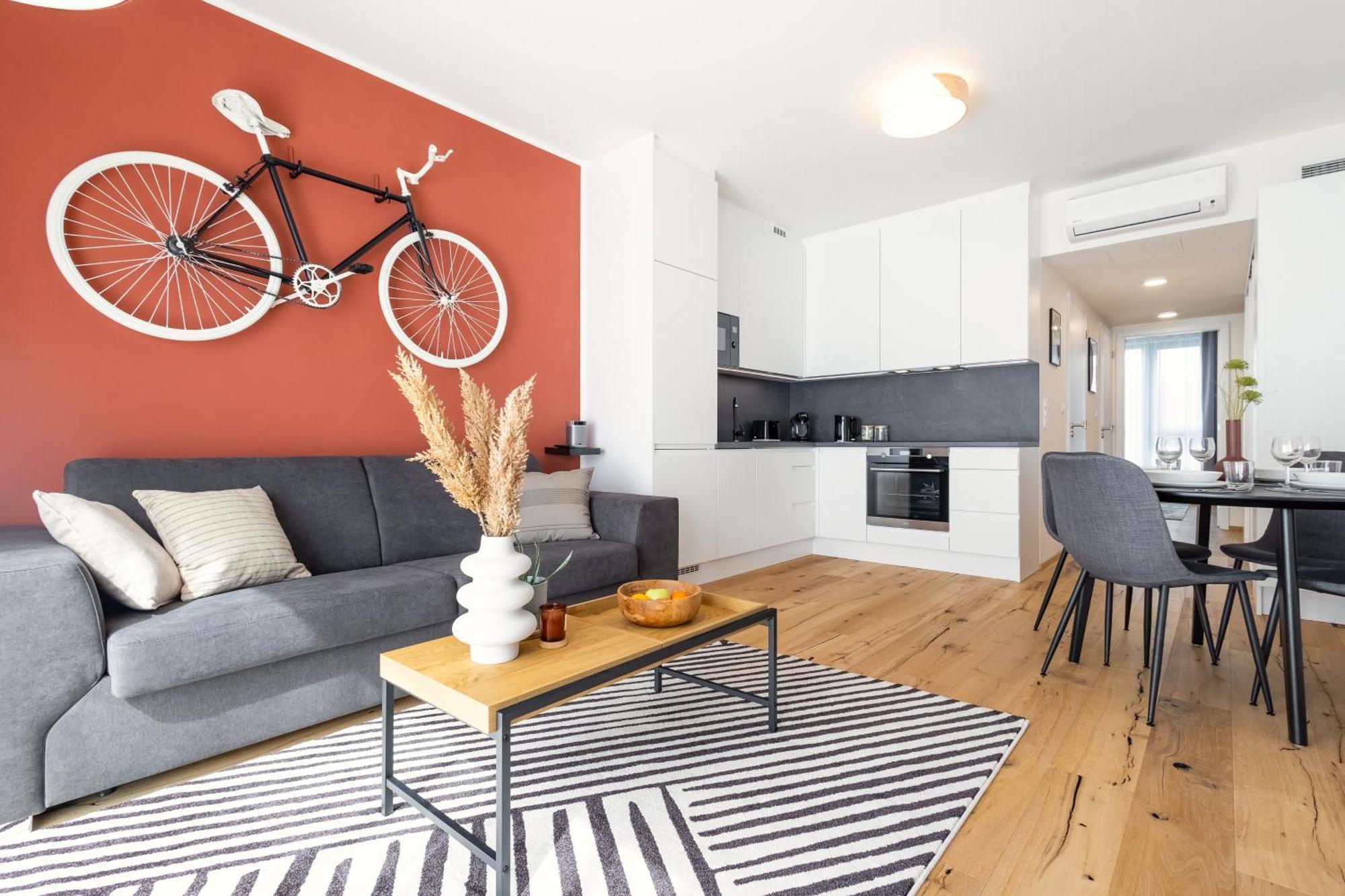 Stylish - Free Parking, Cinema, By Gravity *