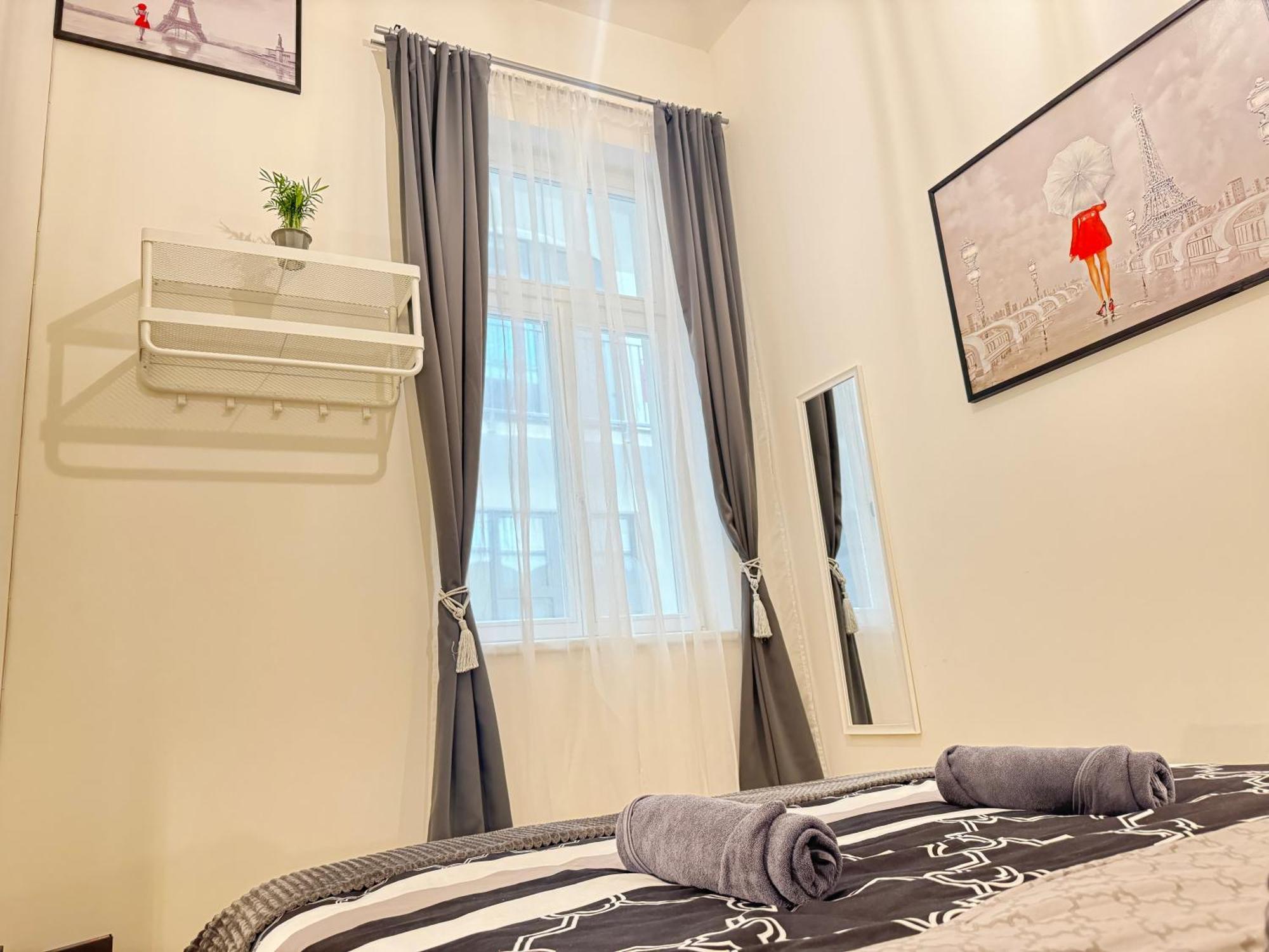 Apartment Free Parking - Cozy Near Vysehrad Railway Bridge