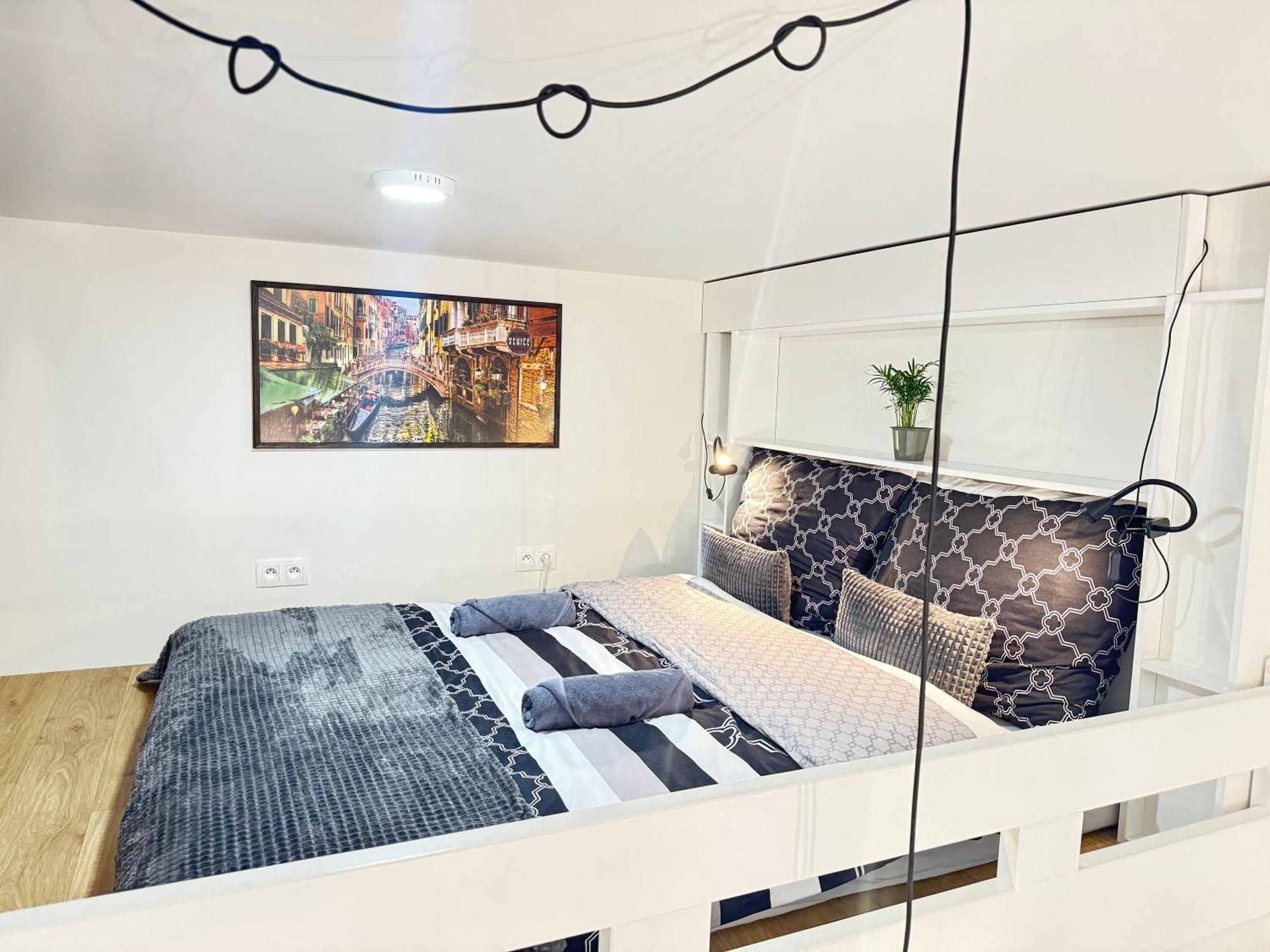 Free Parking - Cozy Near Vysehrad Railway Bridge Apartment *