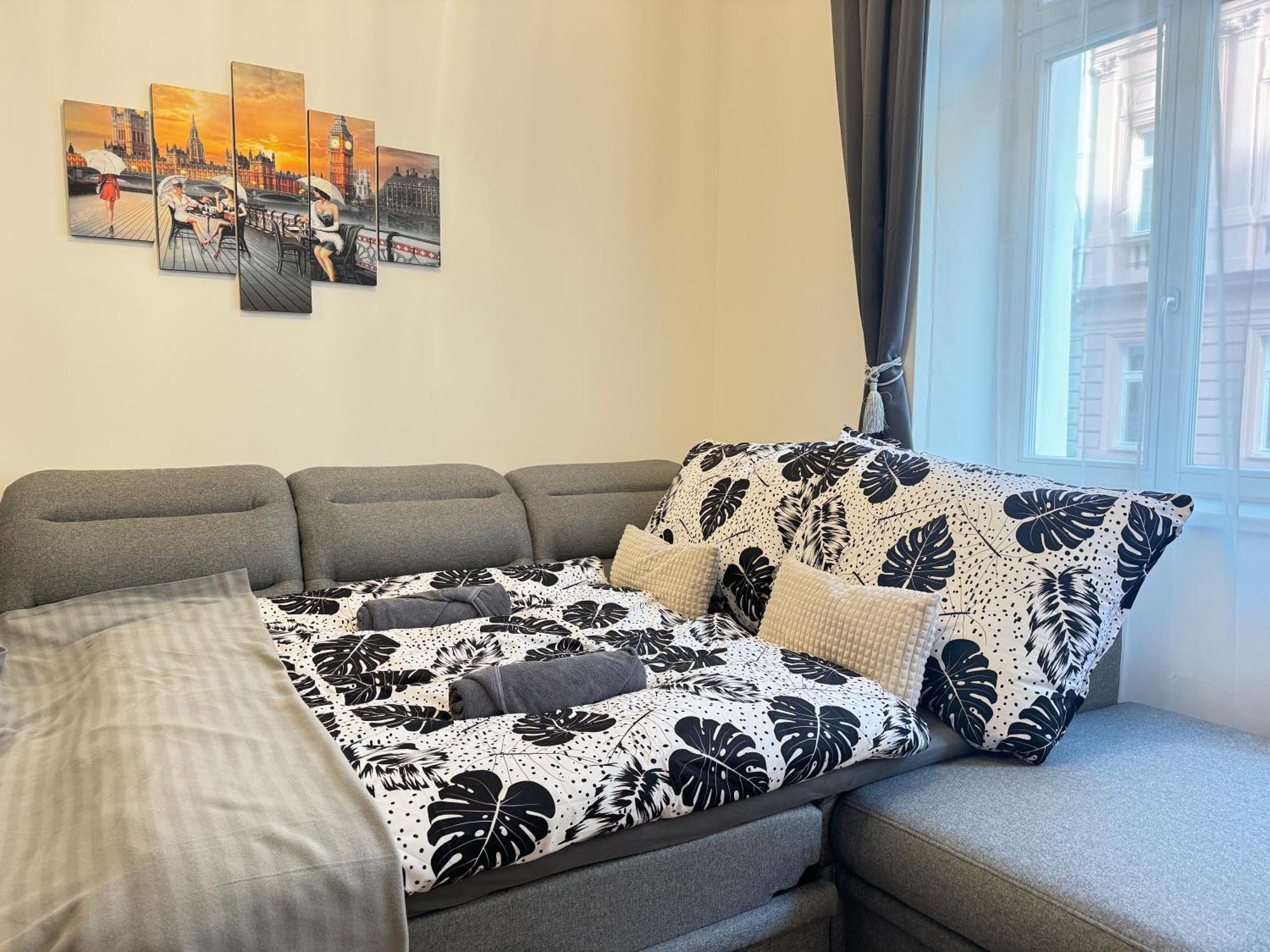 Apartment Free Parking - Cozy Near Vysehrad Railway Bridge Prague