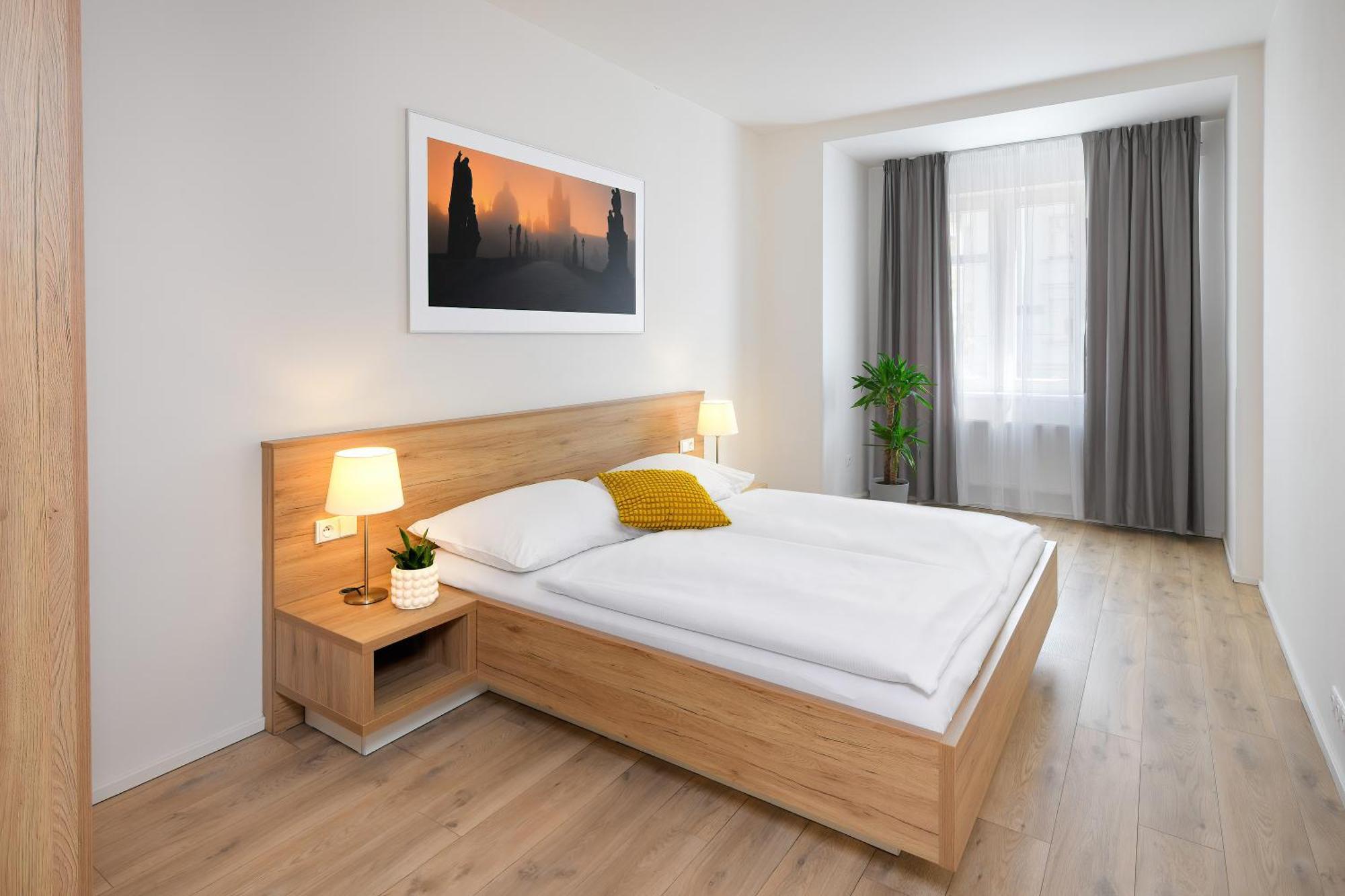 Downtown Belohorska Apartment *