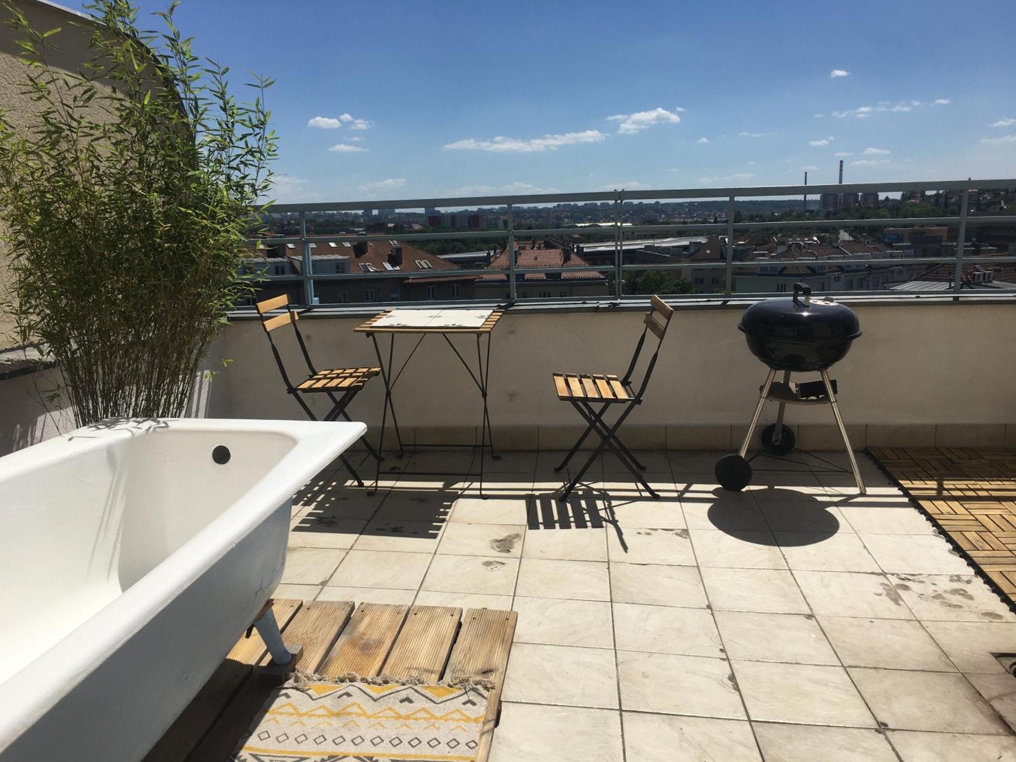 Apartment With Large Terrace Prag