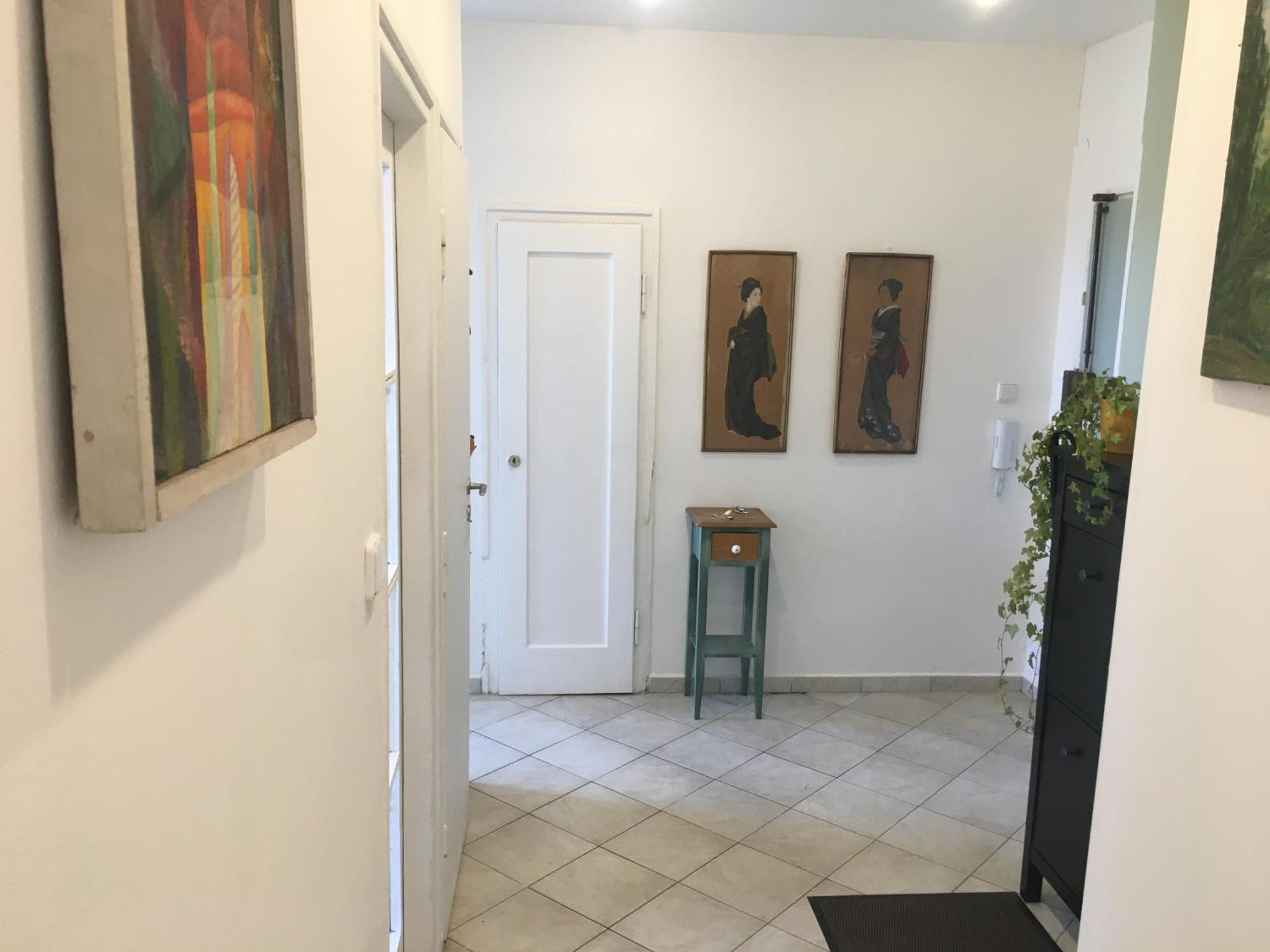 With Large Terrace Apartment *
