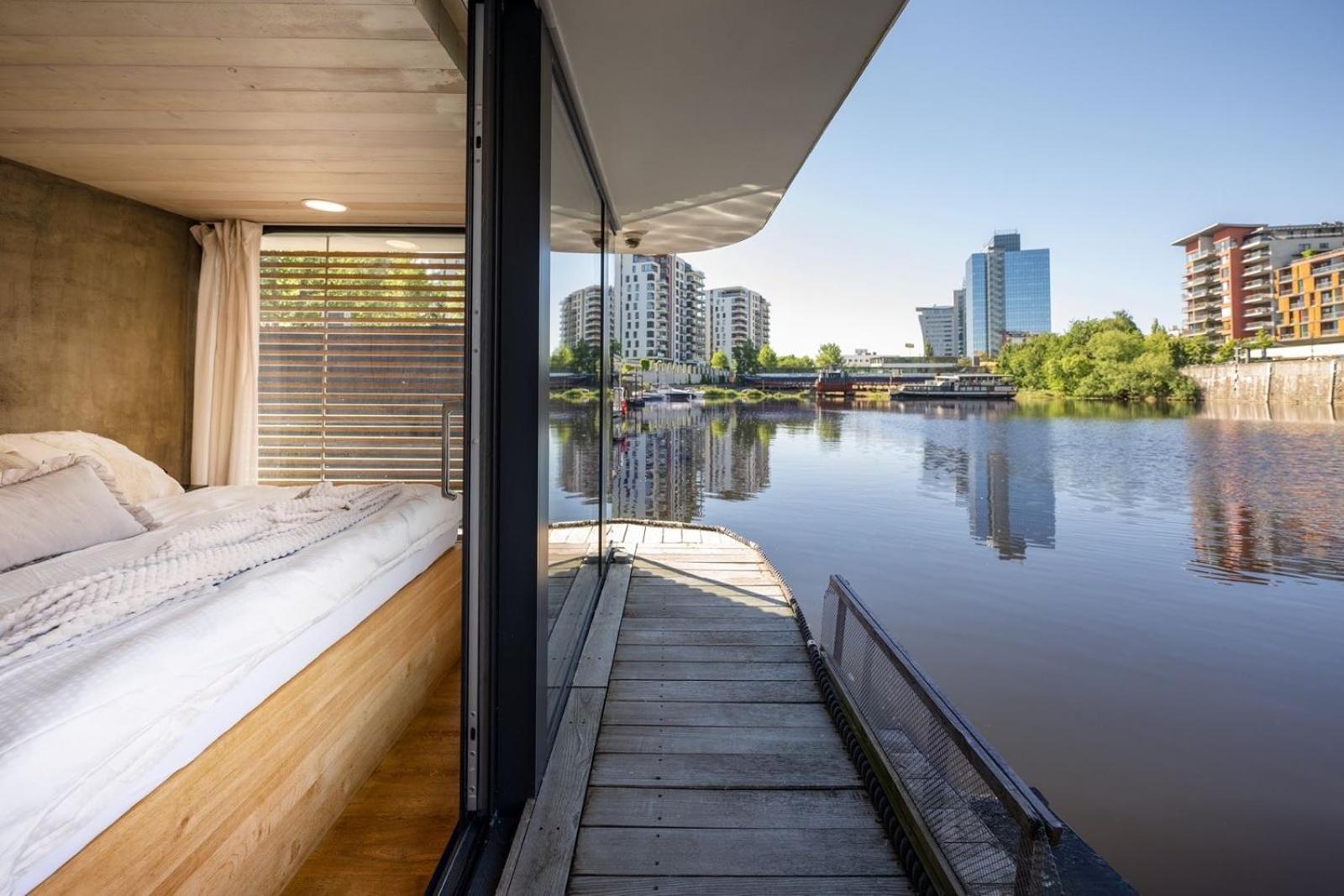 Hausboat Holesovice