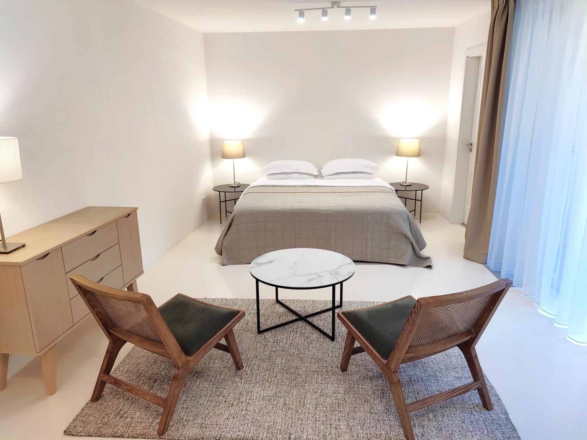 Apartment With Private Courtyard *