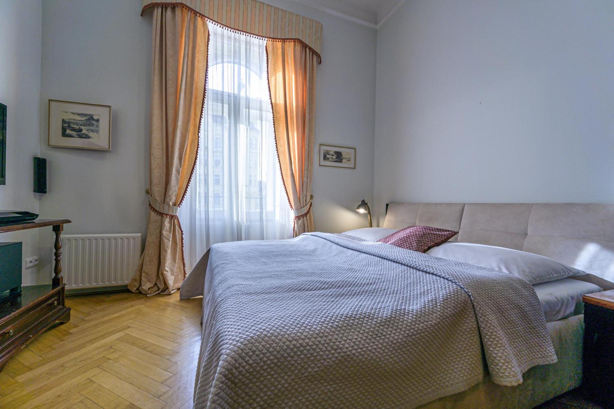 Wishlist Old Residences - Haštalská Apartment *