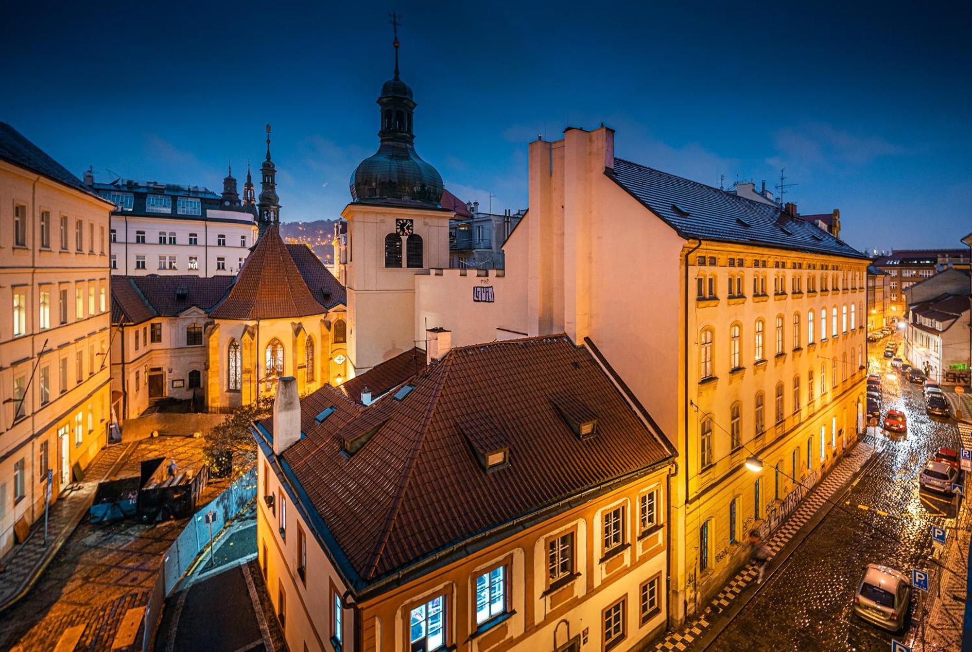 Centrum Pstrossova Lägenhet *