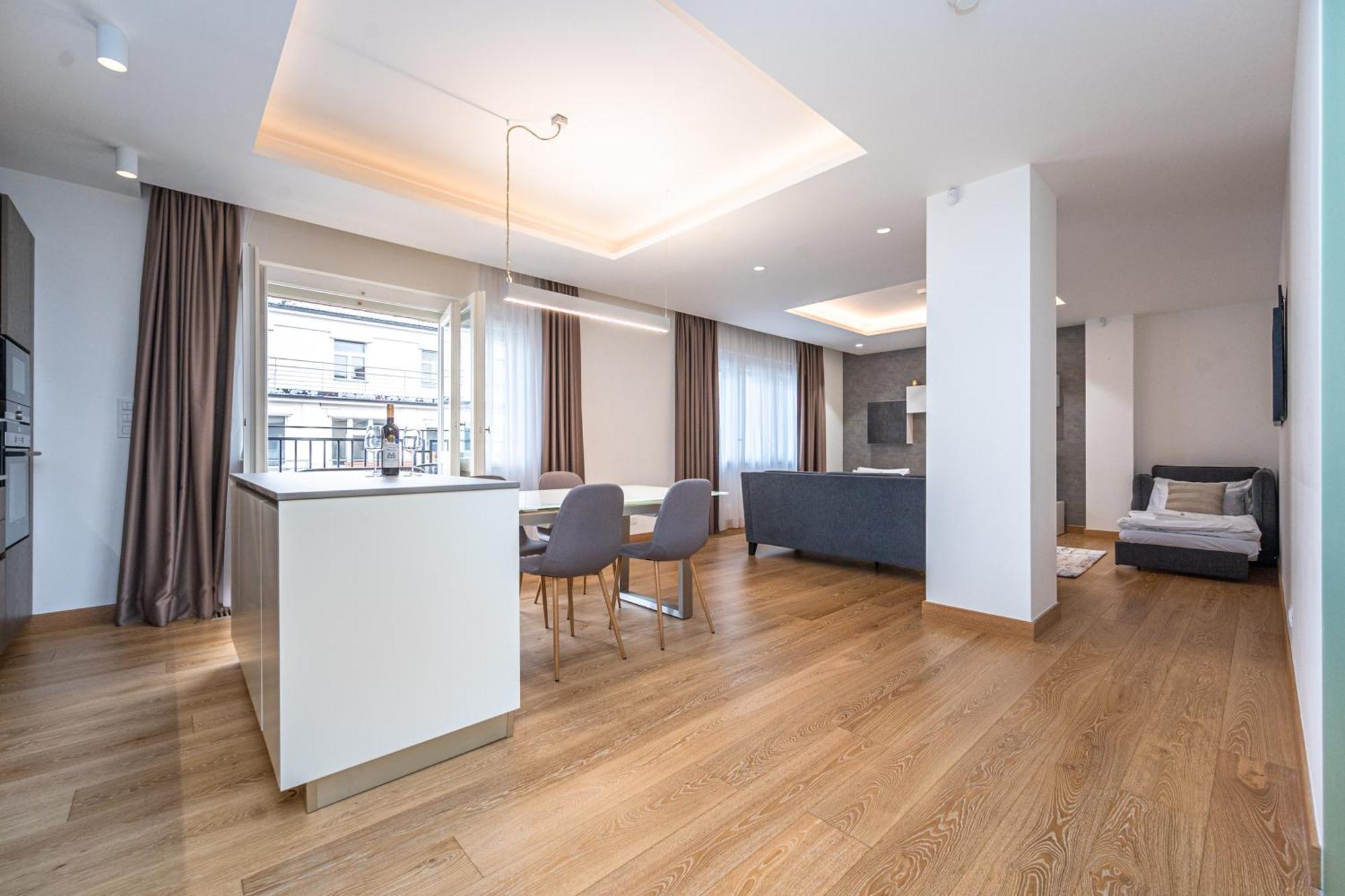 Wishlist Residences - Karlin Free Parking Lägenhet *