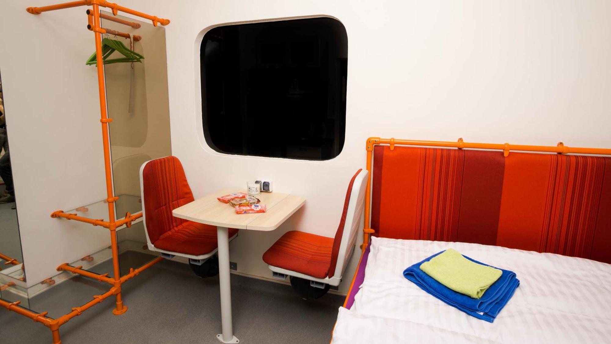 Metro By Main Train And Bus Station Apartment Prag
