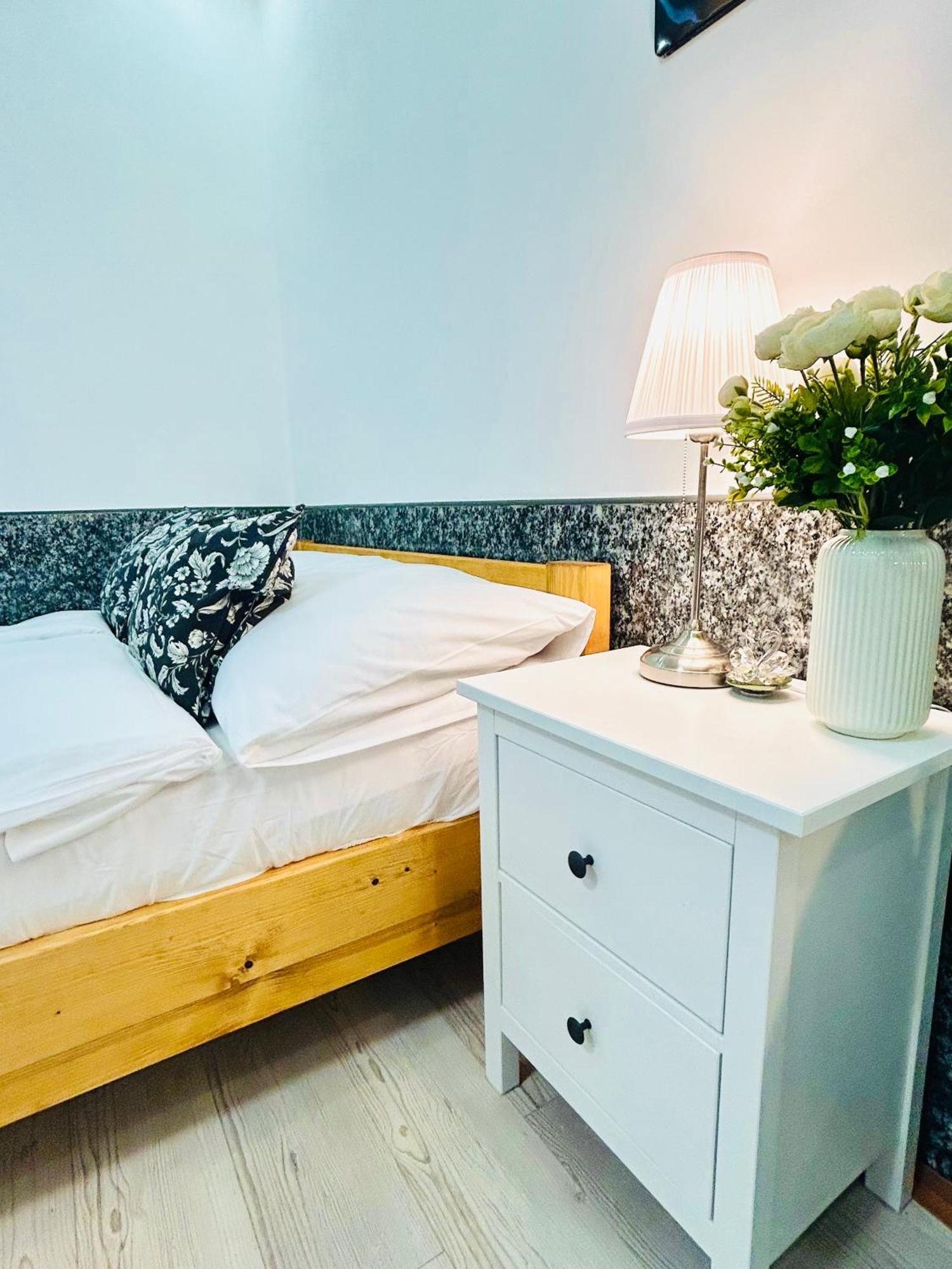 Modern Spacious In Center Prag