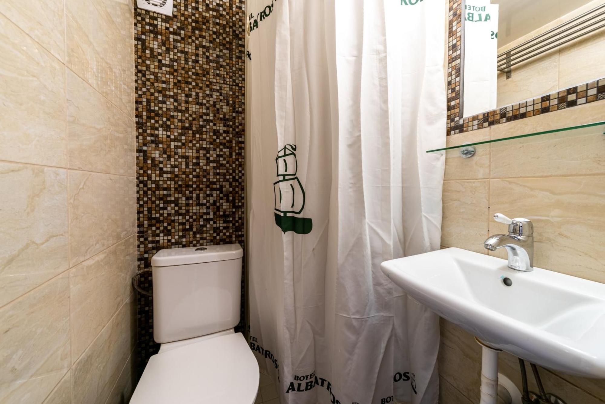 Albatros Båthotell 3*