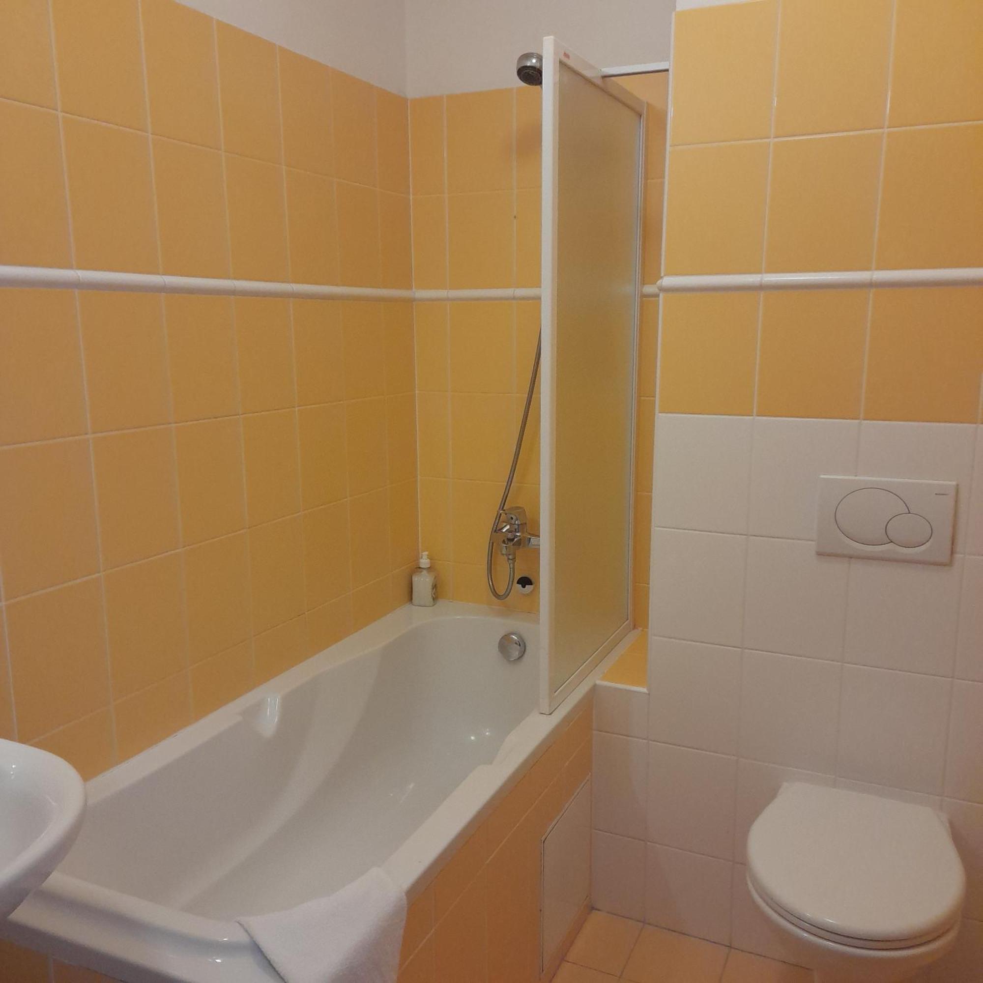 Smaragd Hotell 3*