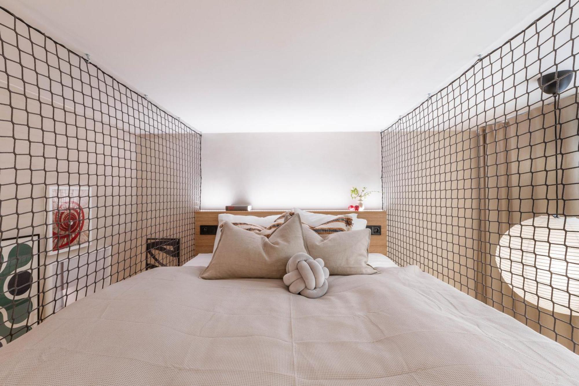 Turnkey I Charles Square Apartment