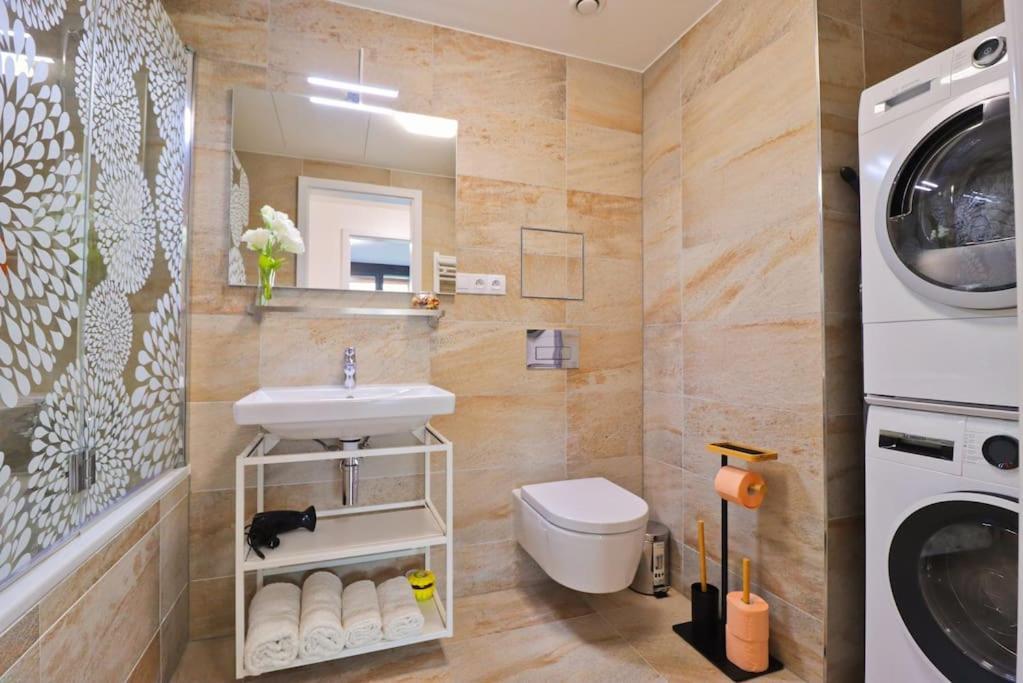 The Peony In Smichov, 5 Apartment Prag
