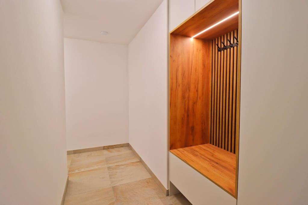 Apartment The Peony In Smichov, 5 *
