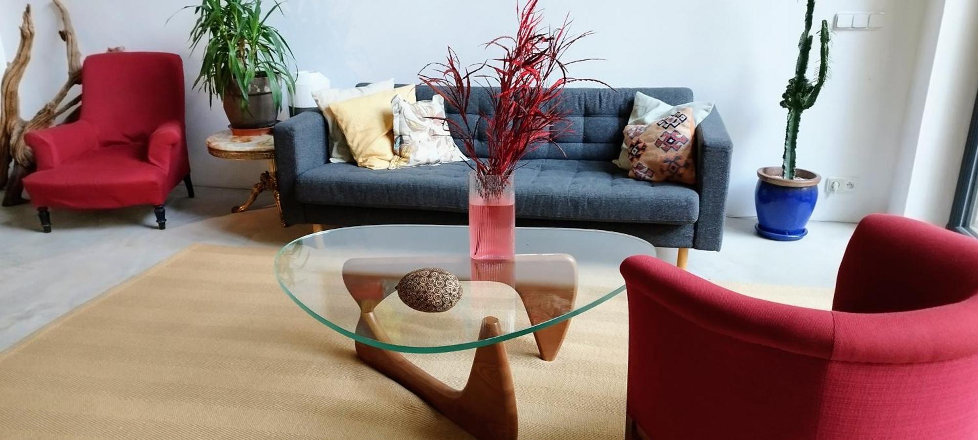 Romantic And Atypical In Prague's Montmartre Apartment Prag