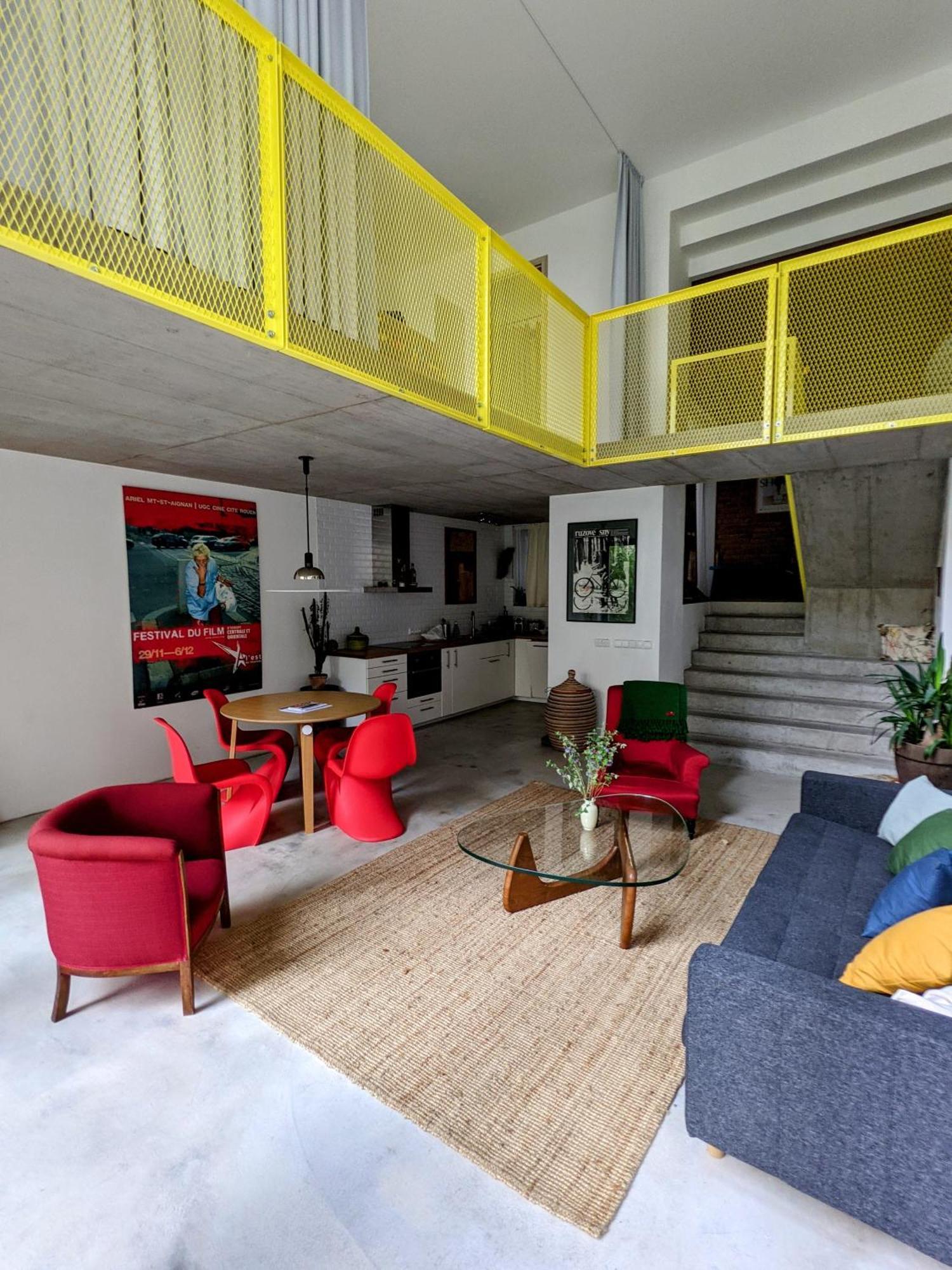Romantic And Atypical In Prague's Montmartre