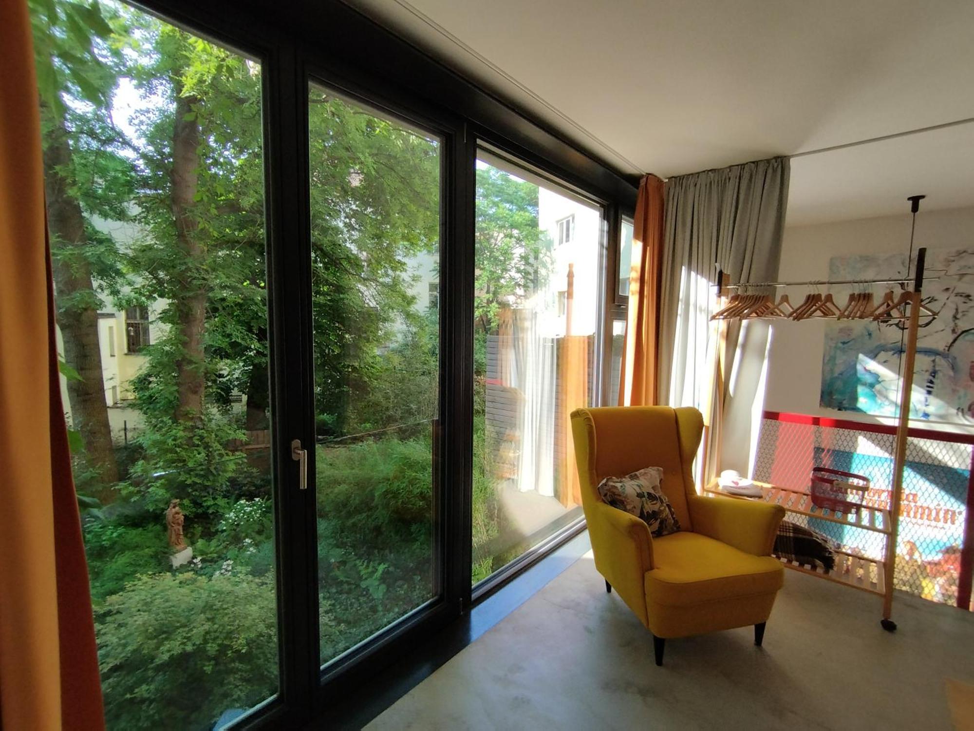 Apartment Romantic And Atypical In Prague's Montmartre