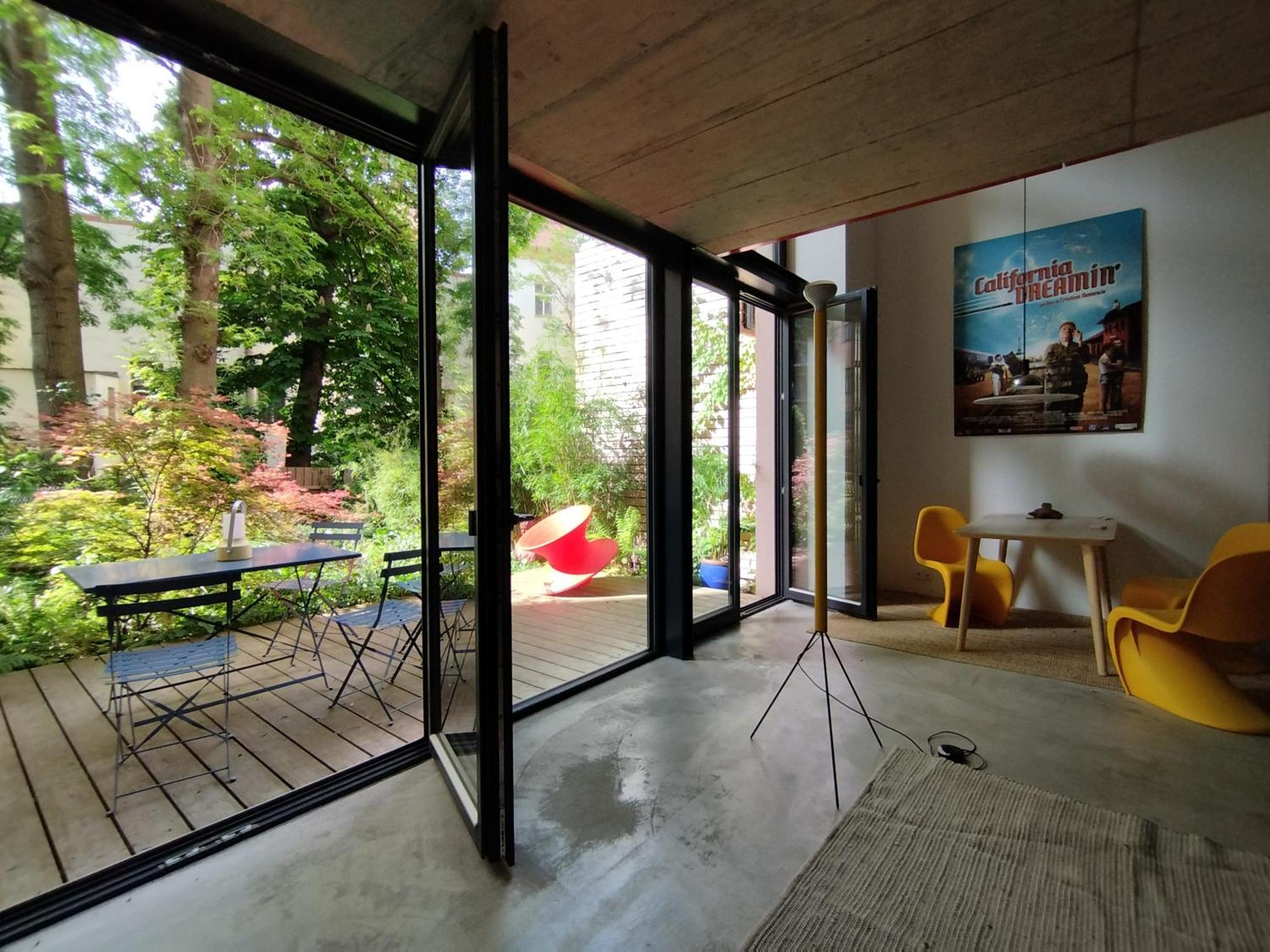 Romantic And Atypical In Prague's Montmartre